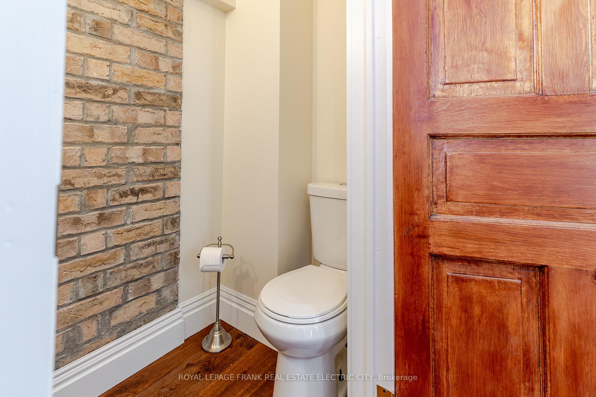 Photo 13 of 577 Walnut Street, Peterborough, Town Ward 3 — HOMEH