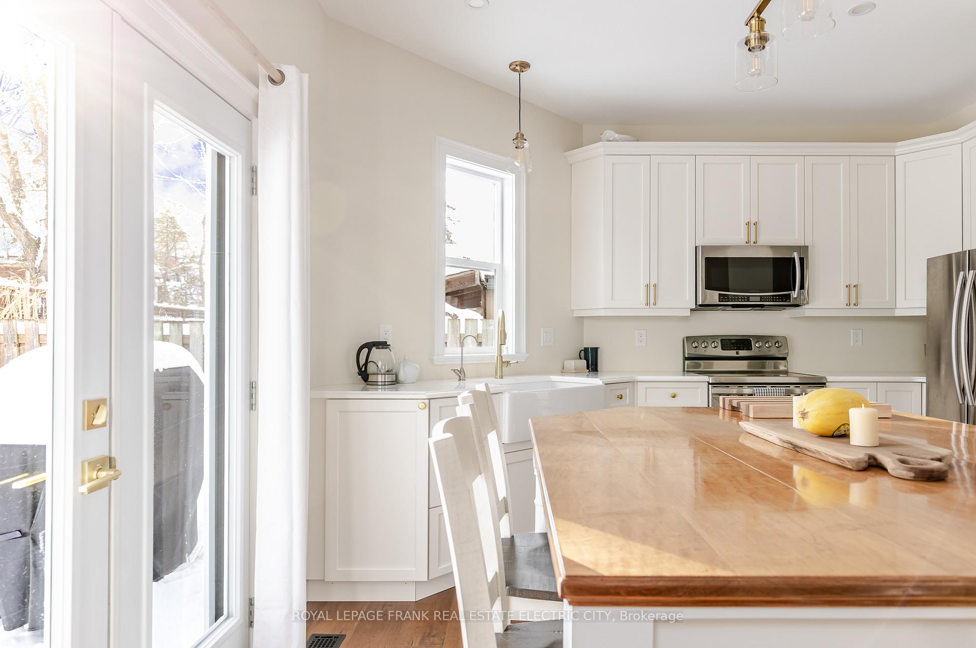 Photo 17 of 577 Walnut Street, Peterborough, Town Ward 3 — HOMEH