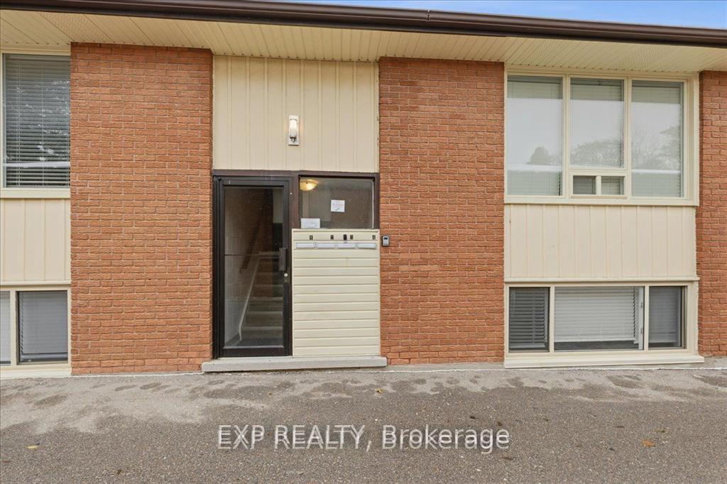 Photo 10 of 72 Barbara Crescent, Kitchener — HOMEH