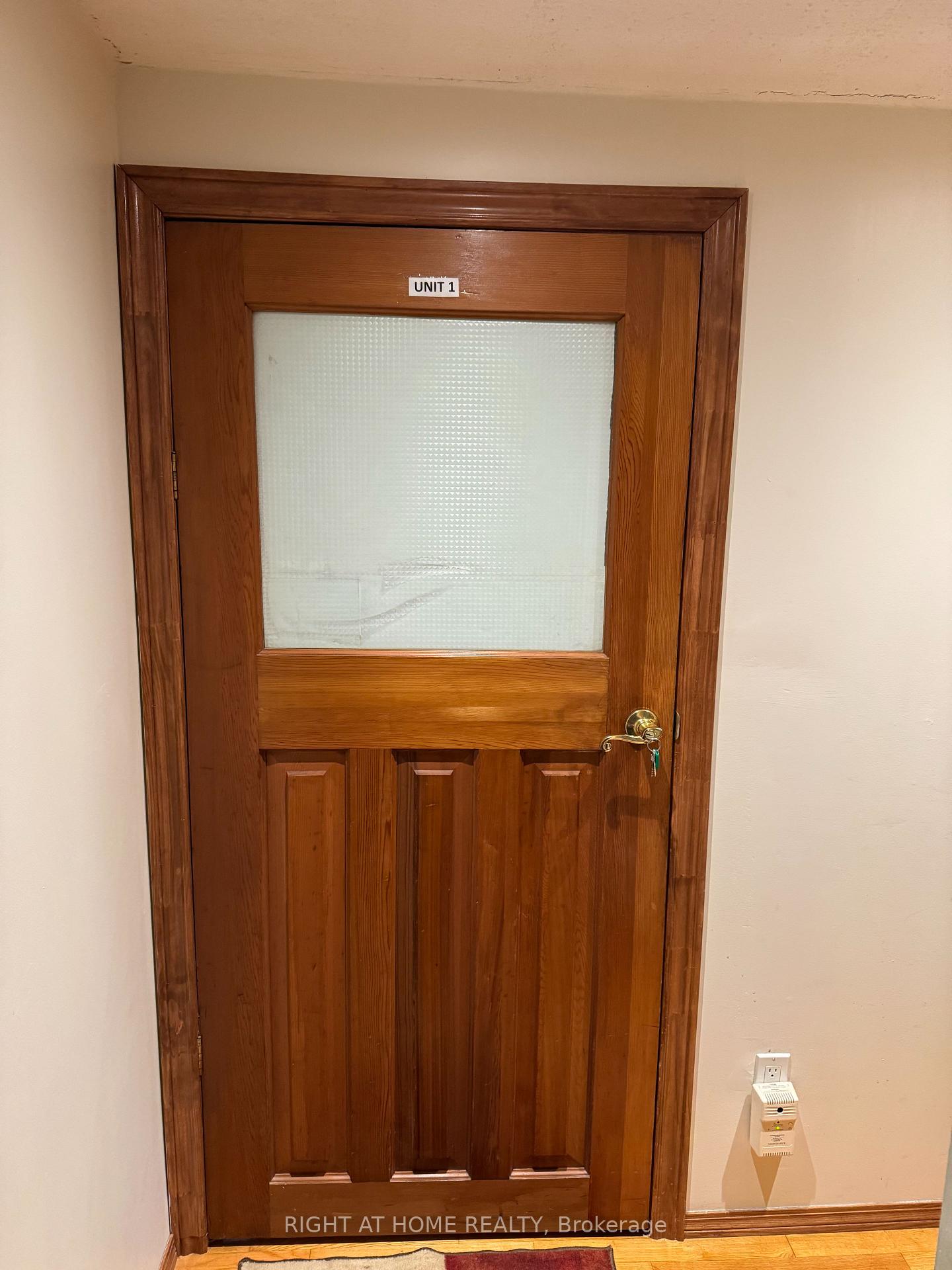 Photo 2 of Unit (Lower Level-Unit 1), 15 Lynnhaven Road, Toronto, Englemount-Lawrence — HOMEH