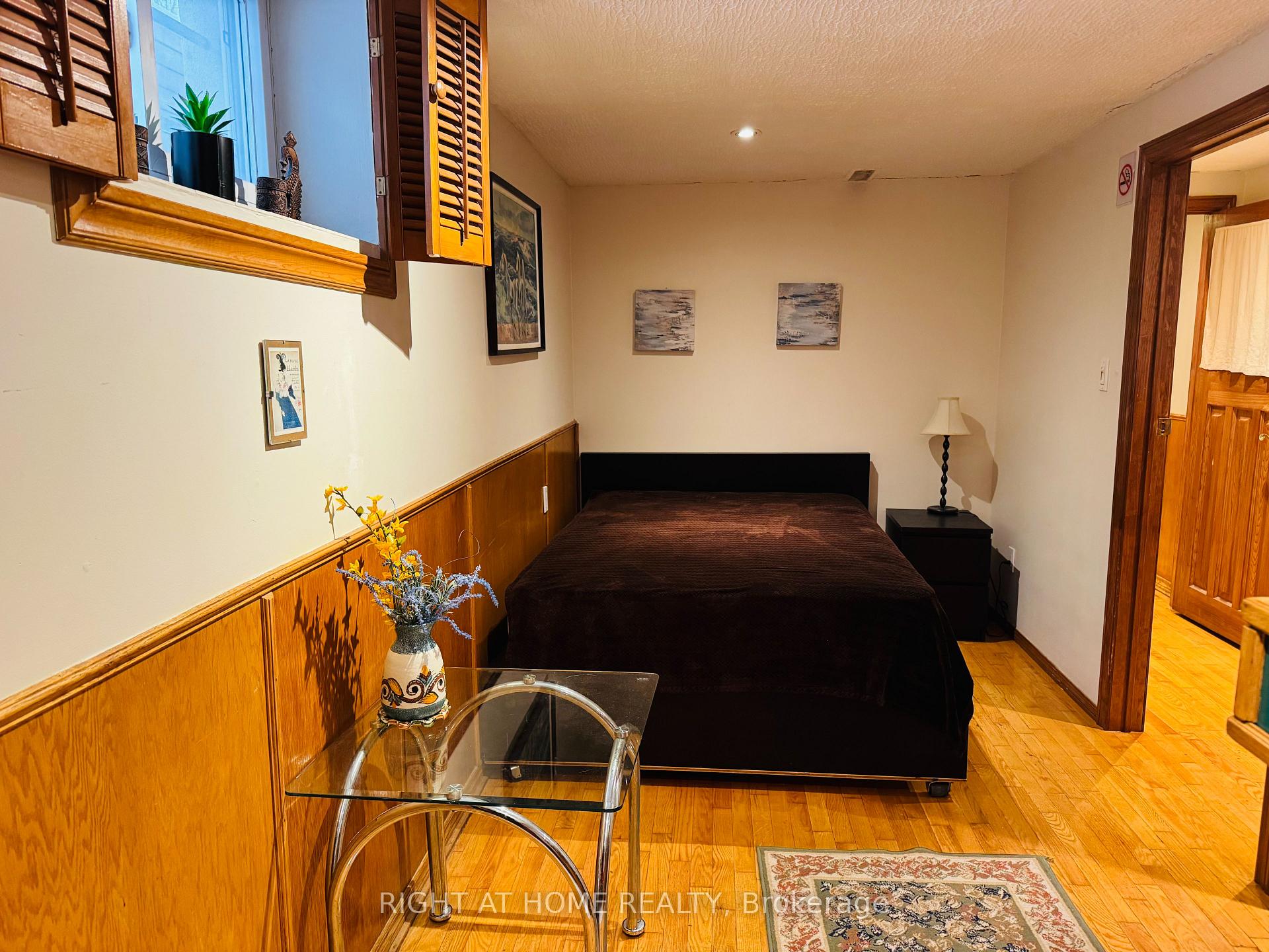 Photo 3 of Unit (Lower Level-Unit 1), 15 Lynnhaven Road, Toronto, Englemount-Lawrence — HOMEH
