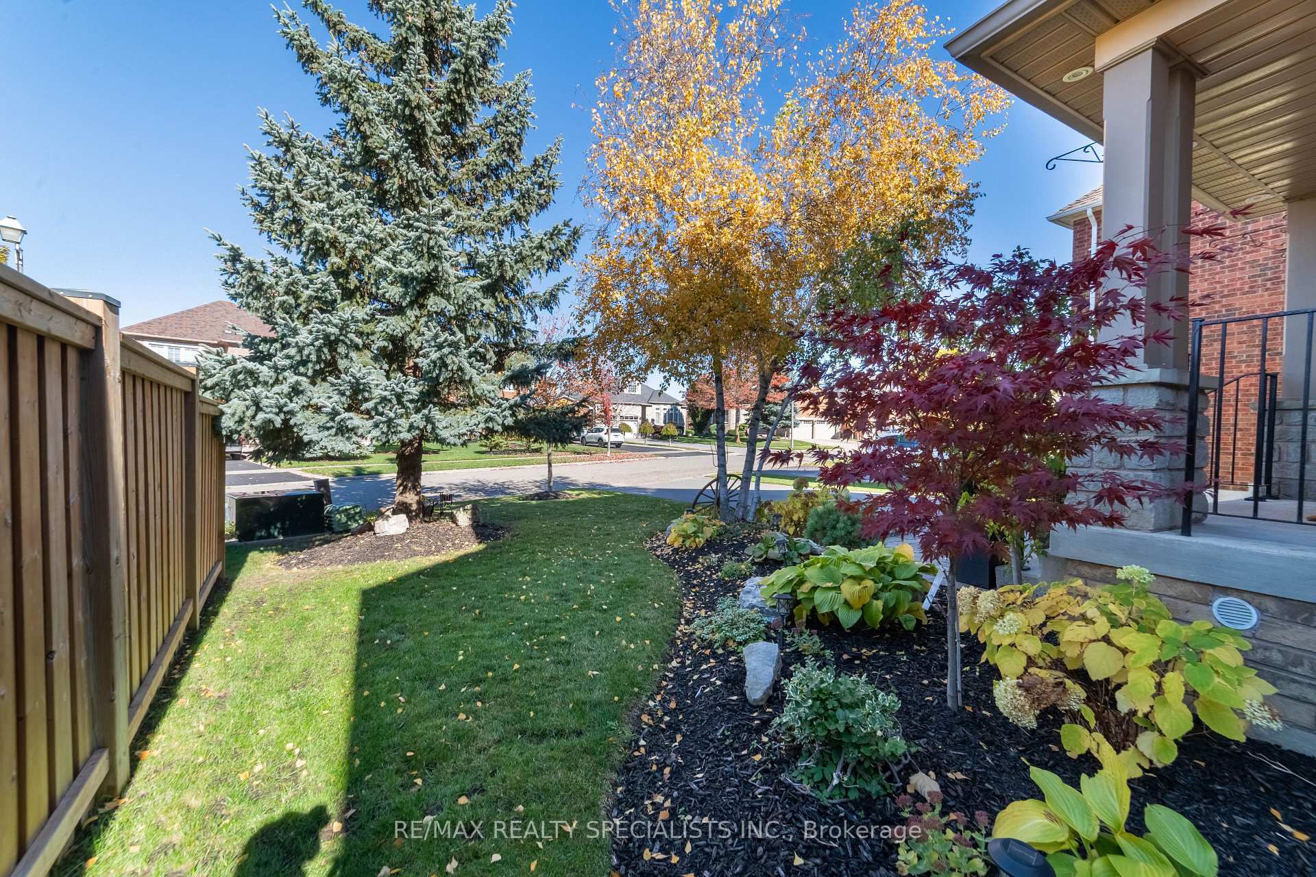 Photo 3 of 18 Pinebrook Circle, Caledon, Rural Caledon — HOMEH