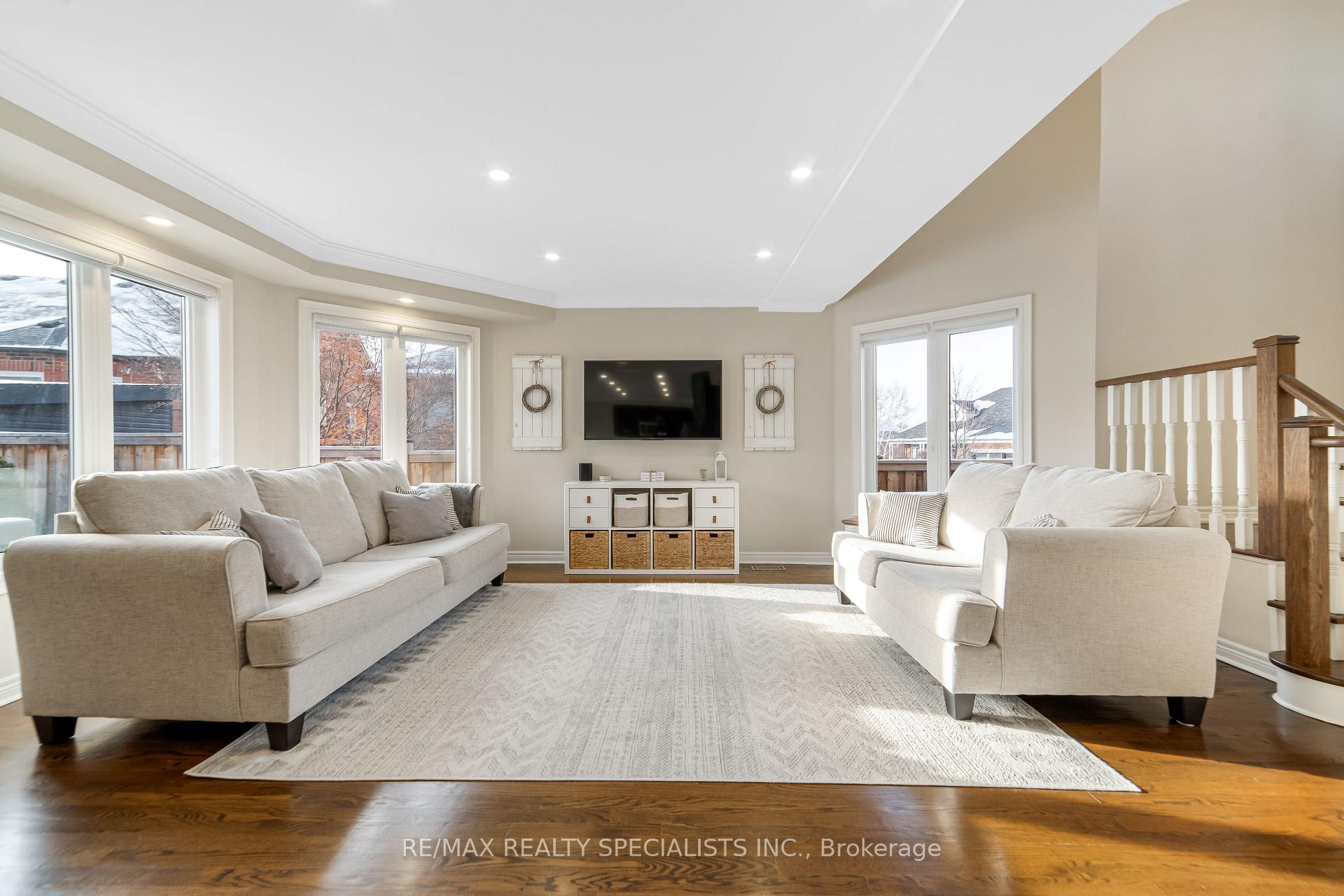 Photo 6 of 18 Pinebrook Circle, Caledon, Rural Caledon — HOMEH