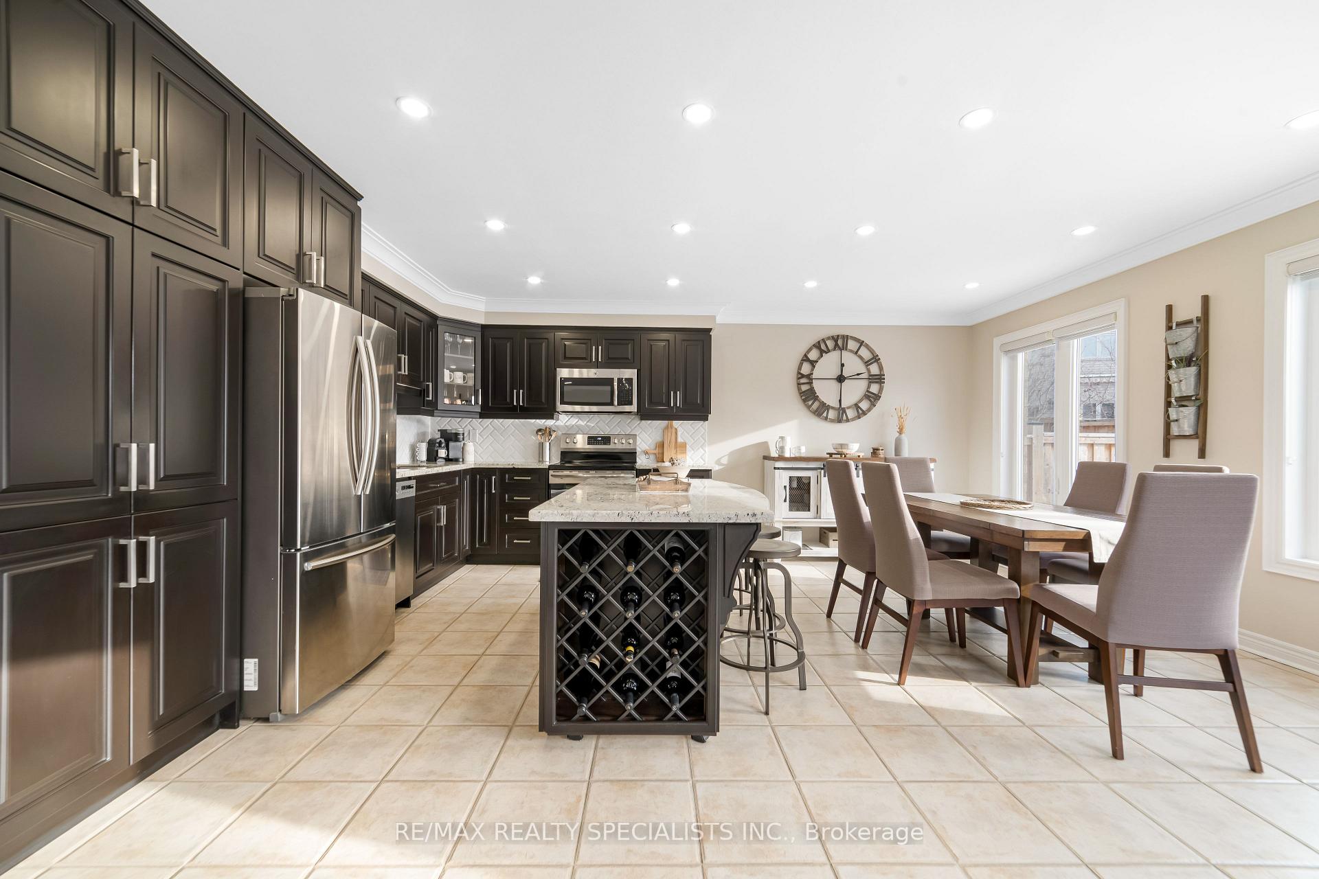 Photo 9 of 18 Pinebrook Circle, Caledon, Rural Caledon — HOMEH