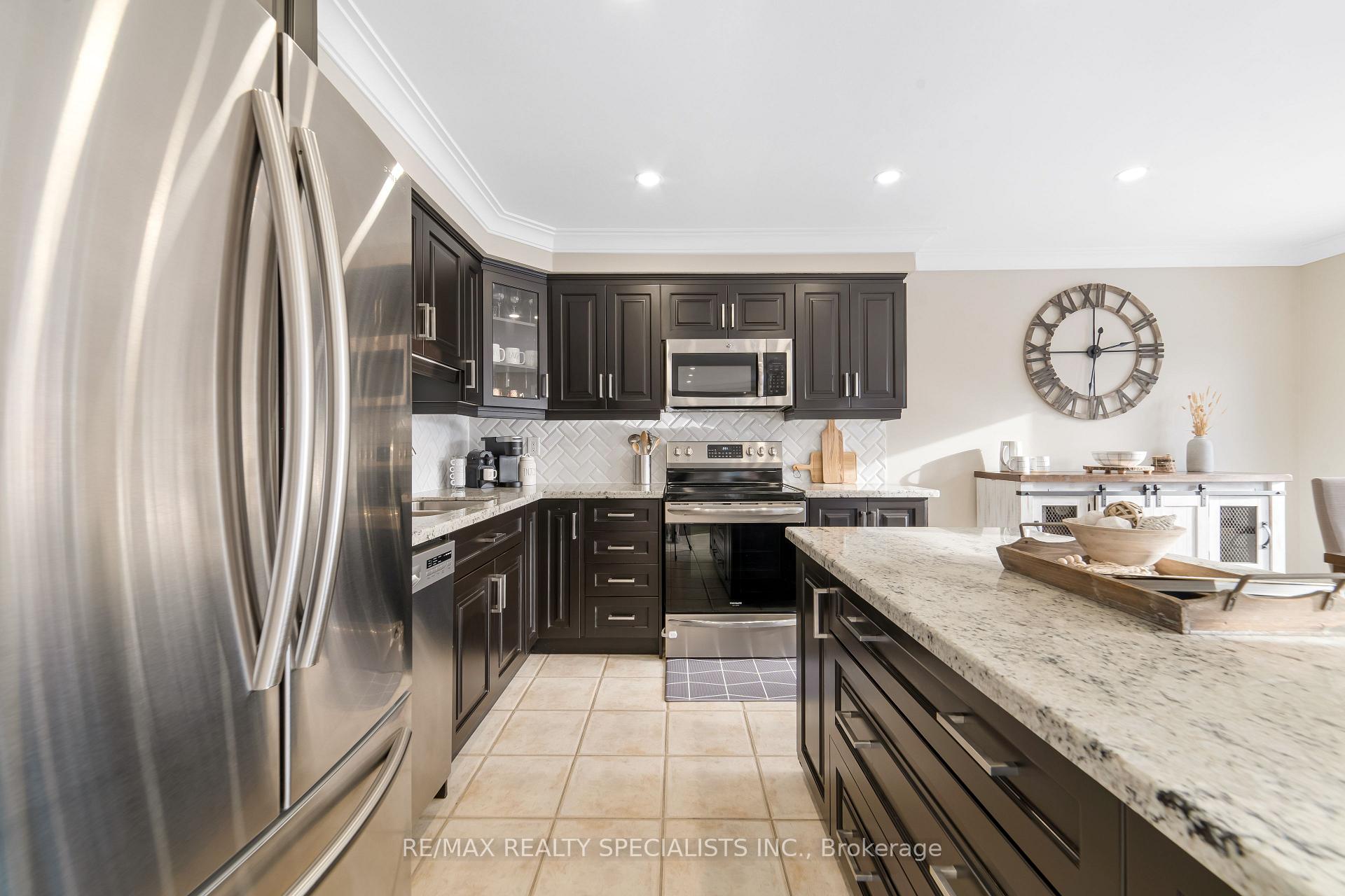 Photo 10 of 18 Pinebrook Circle, Caledon, Rural Caledon — HOMEH