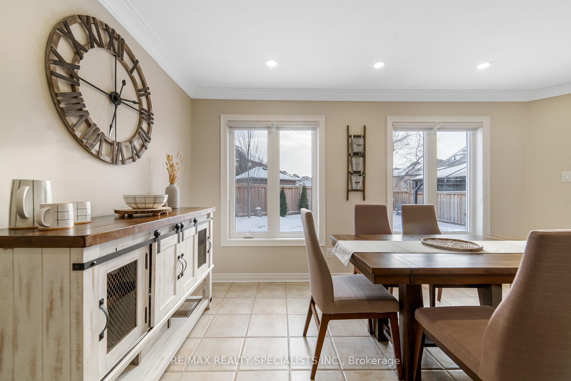 Photo 11 of 18 Pinebrook Circle, Caledon, Rural Caledon — HOMEH