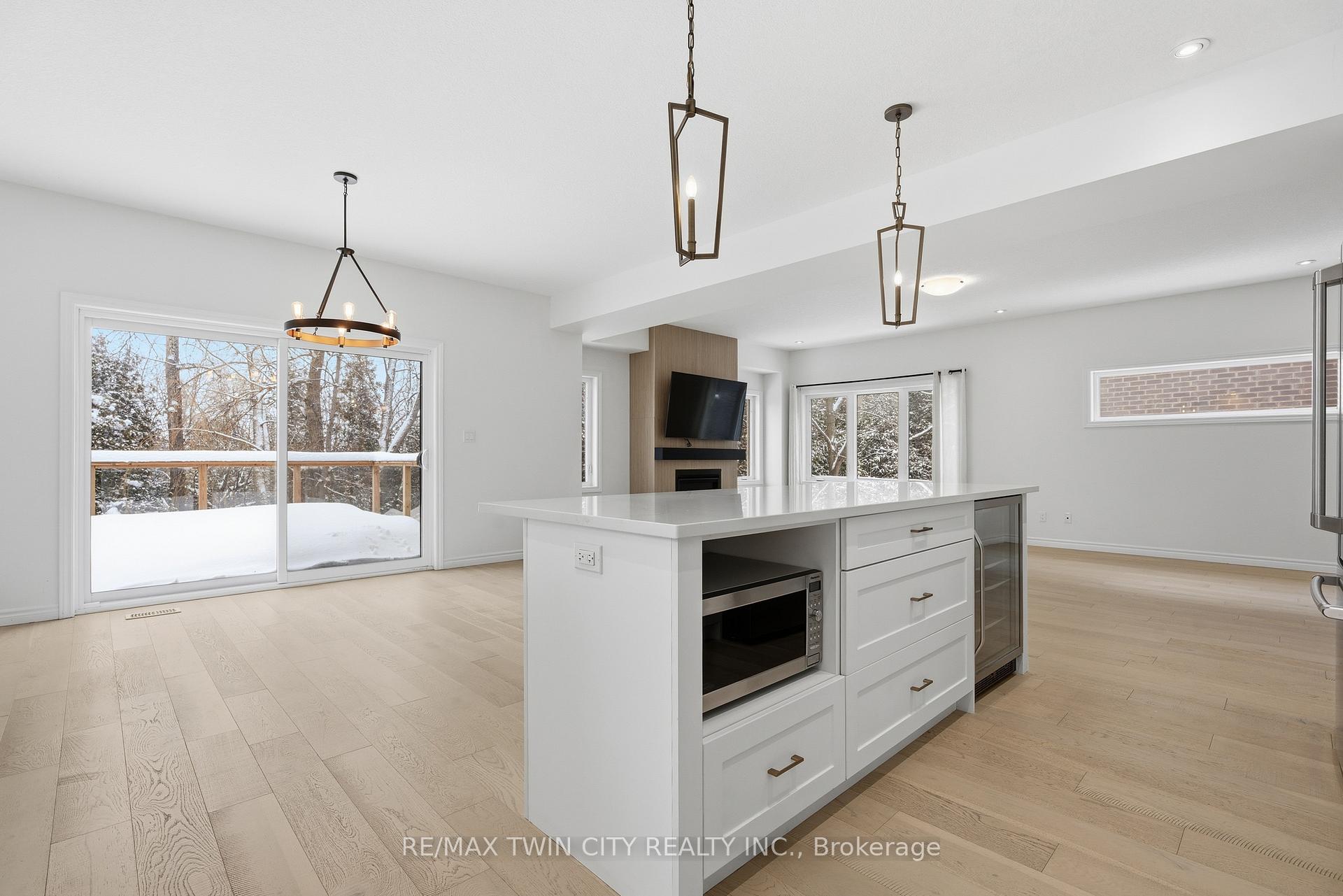 Photo 13 of 244 Otterbein Road, Kitchener — HOMEH