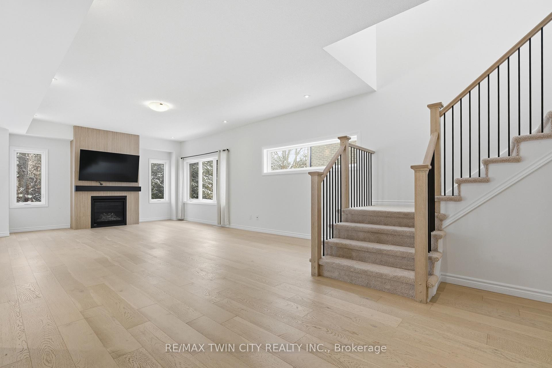Photo 19 of 244 Otterbein Road, Kitchener — HOMEH