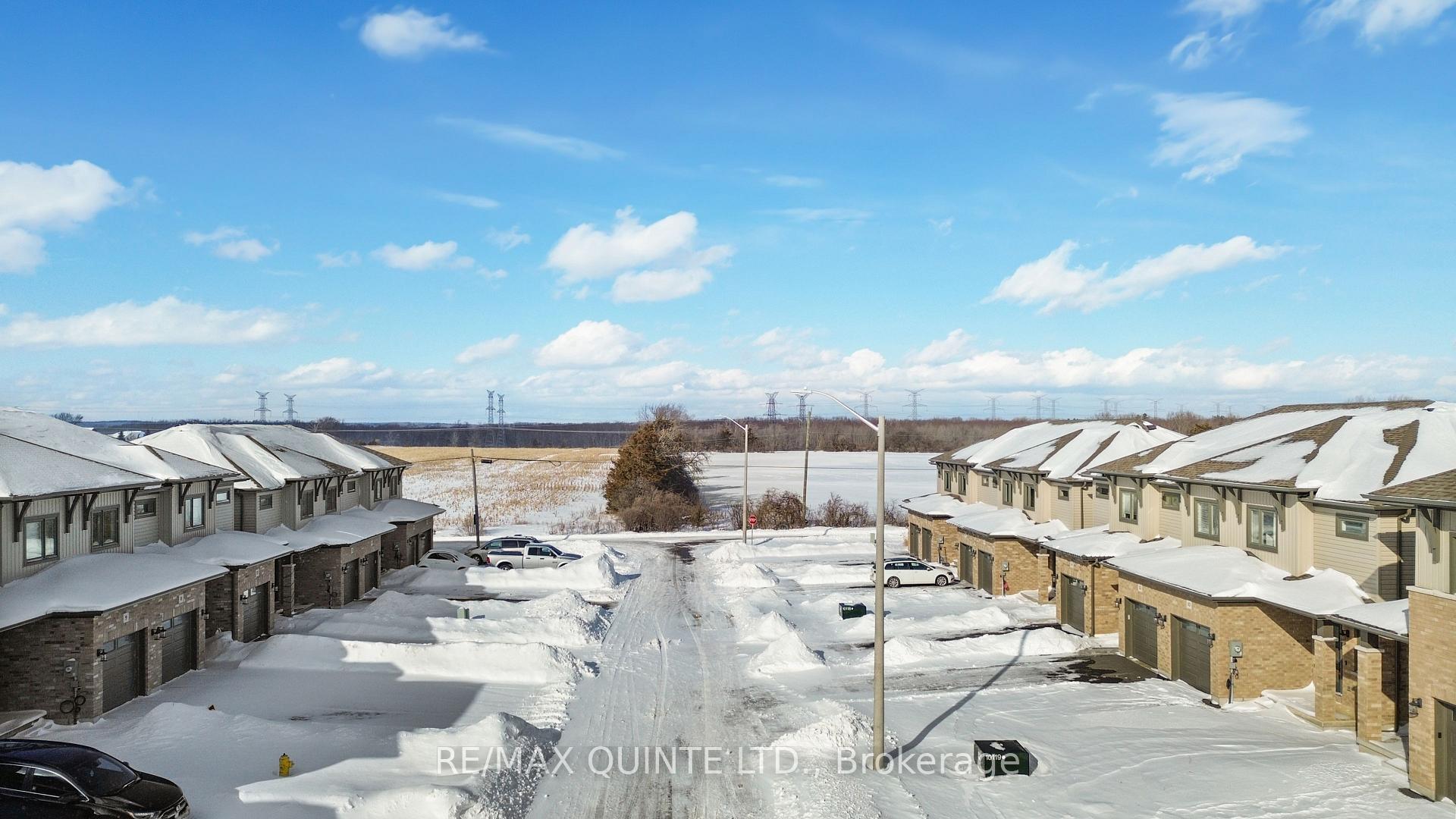 Photo 4 of 12 Otonabee Street, Belleville, Thurlow Ward — HOMEH