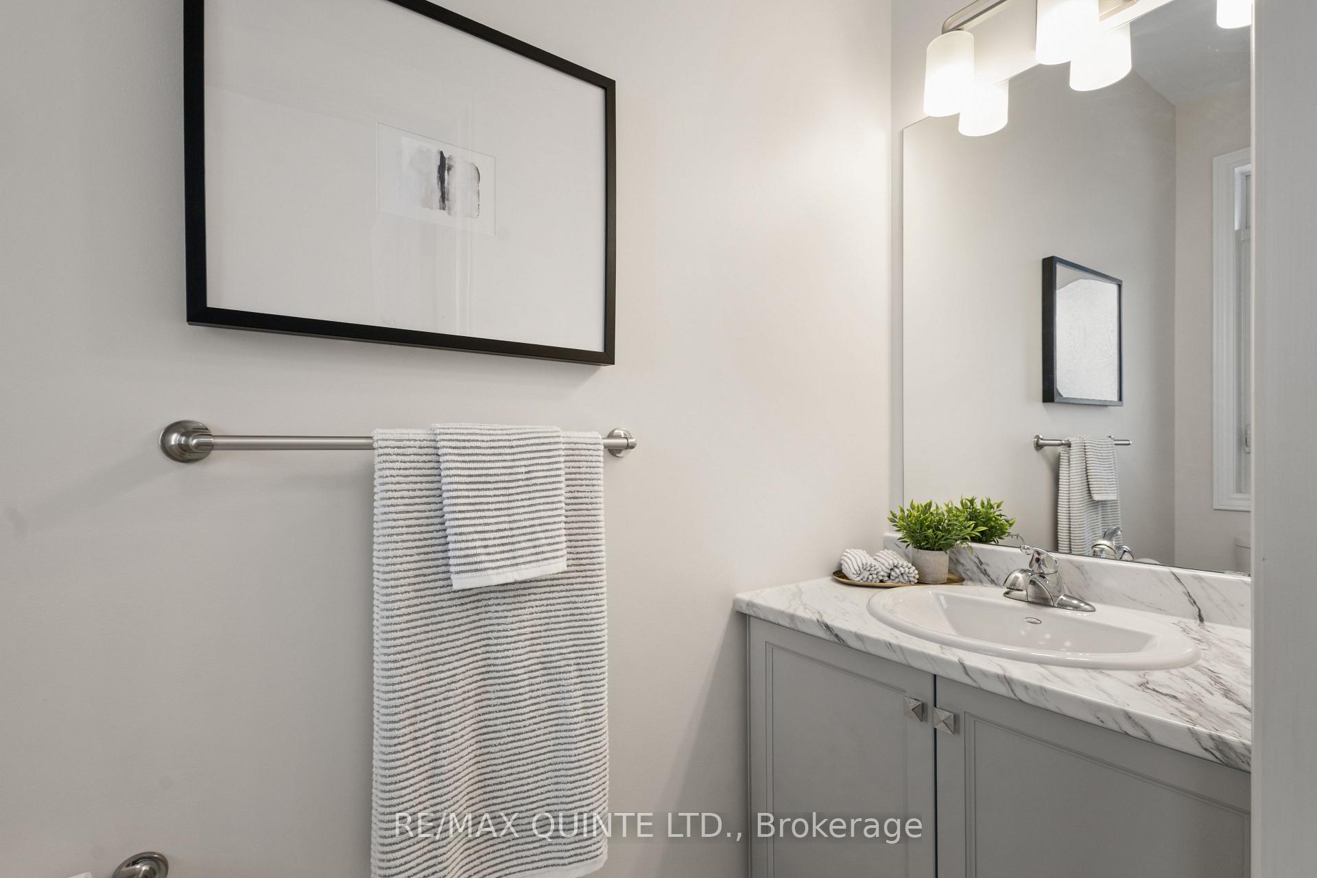Photo 8 of 12 Otonabee Street, Belleville, Thurlow Ward — HOMEH