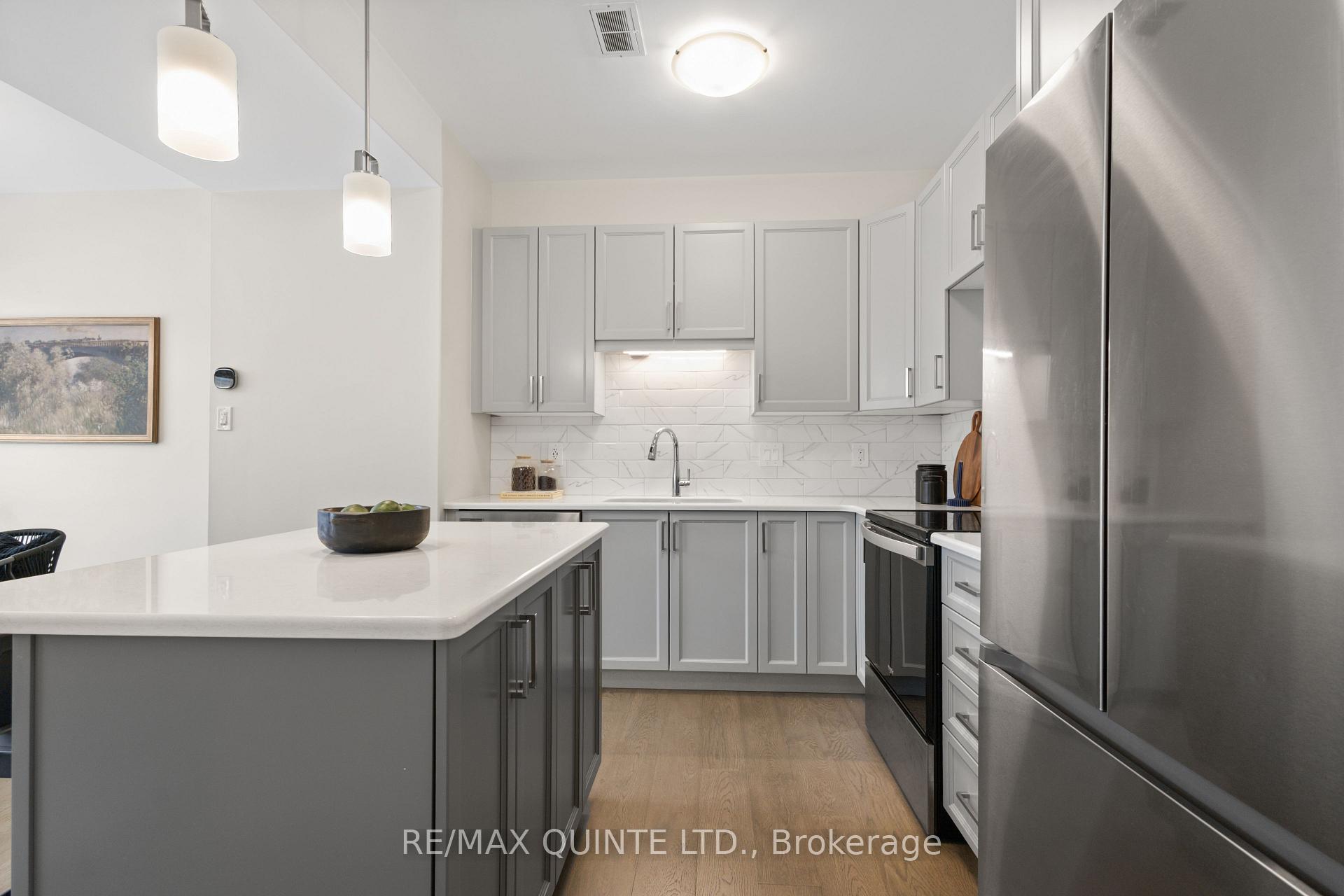 Photo 9 of 12 Otonabee Street, Belleville, Thurlow Ward — HOMEH