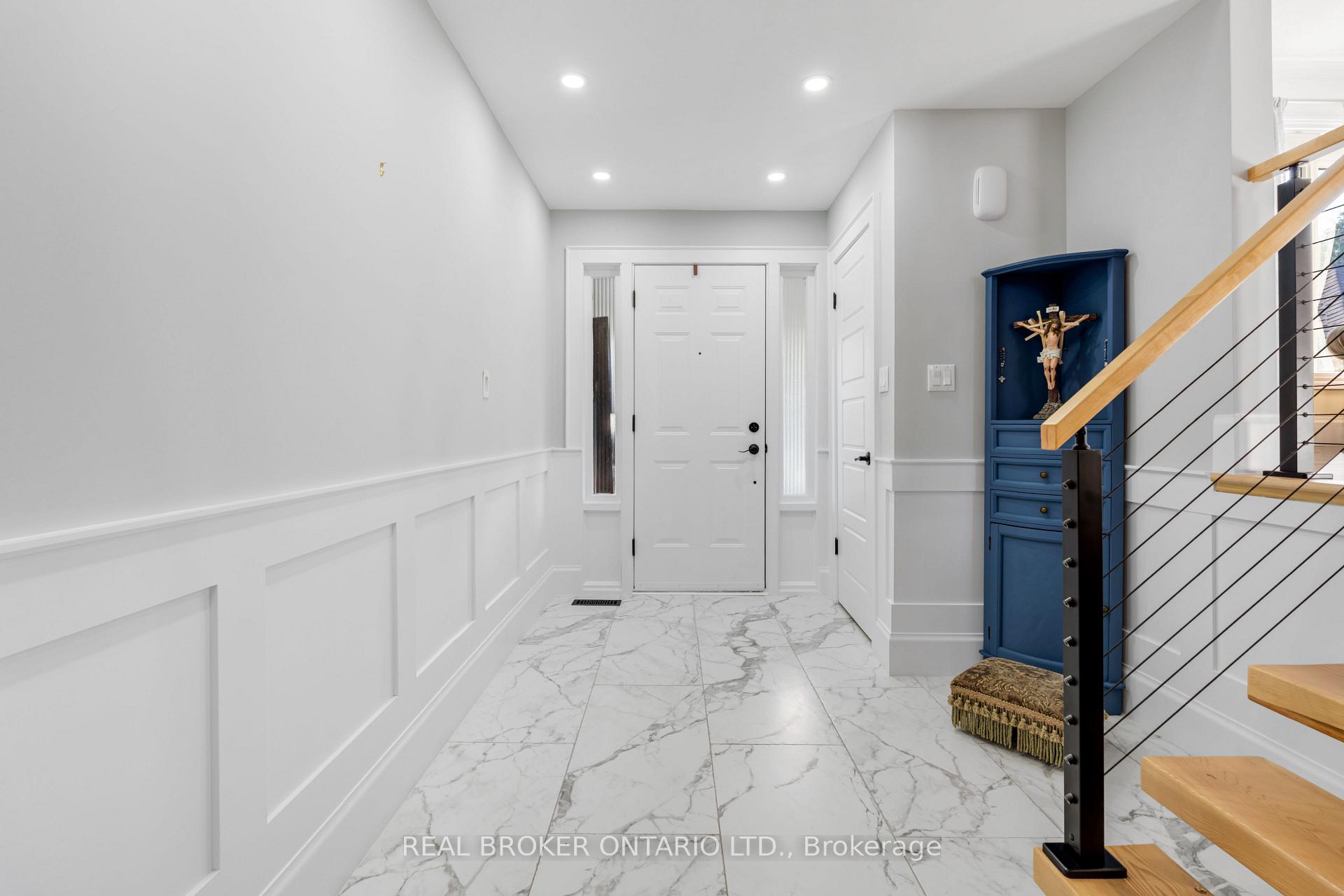Photo 5 of 13 Pine Tree Crescent, Brampton, Brampton East — HOMEH