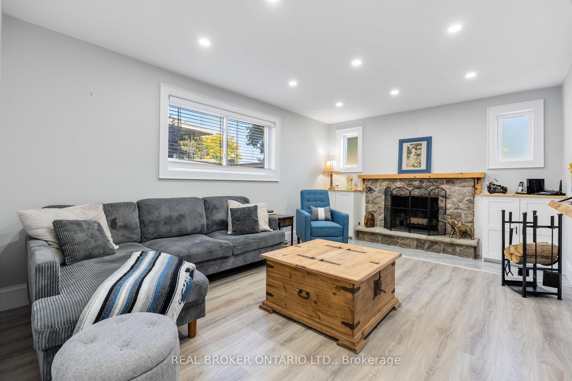 Photo 8 of 13 Pine Tree Crescent, Brampton, Brampton East — HOMEH