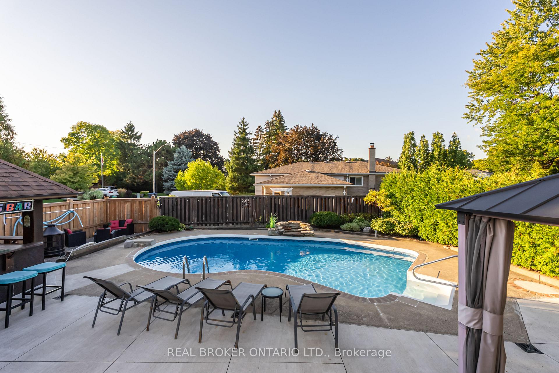 Photo 37 of 13 Pine Tree Crescent, Brampton, Brampton East — HOMEH