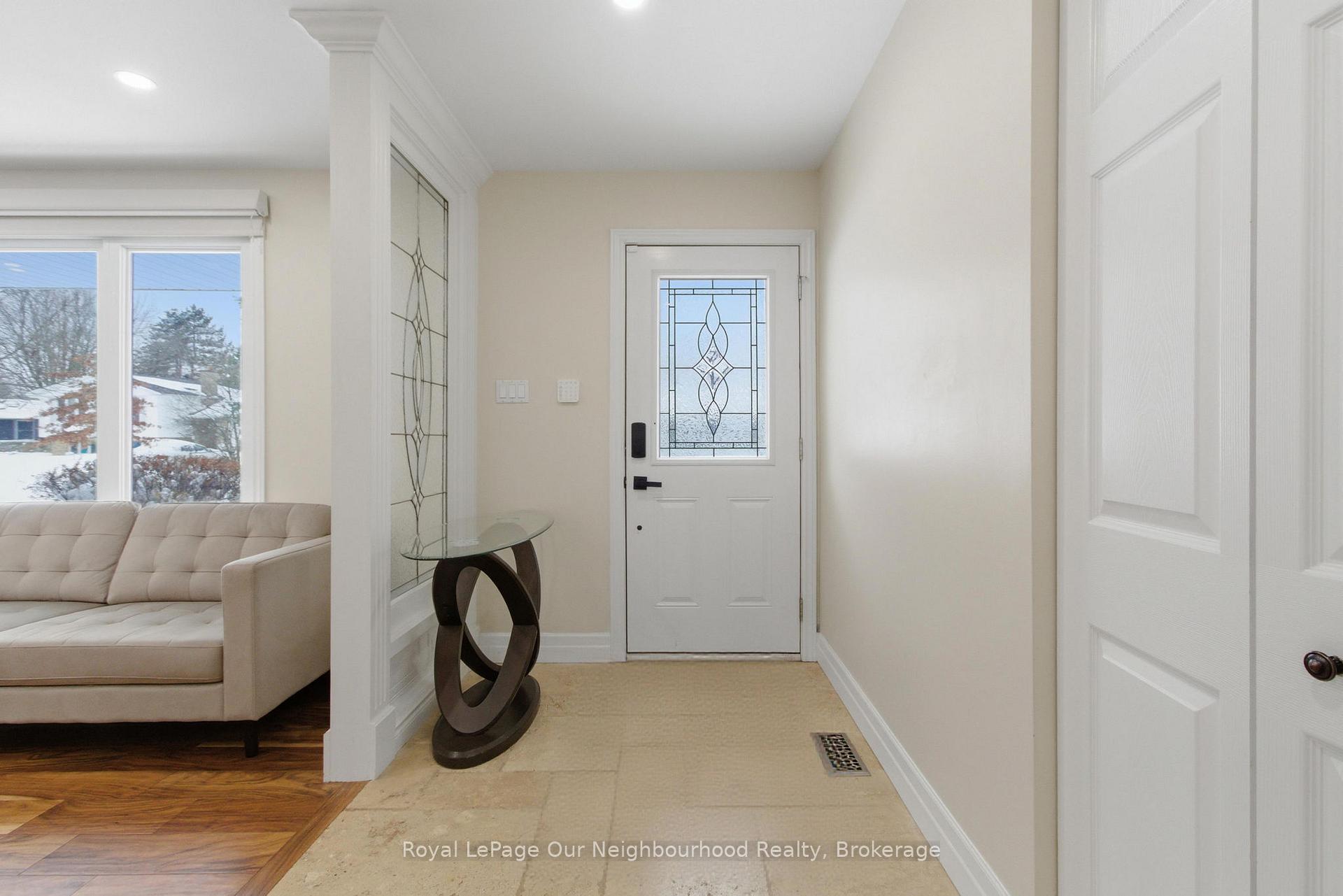 Photo 2 of 181 McMaster Drive, London, South M — HOMEH