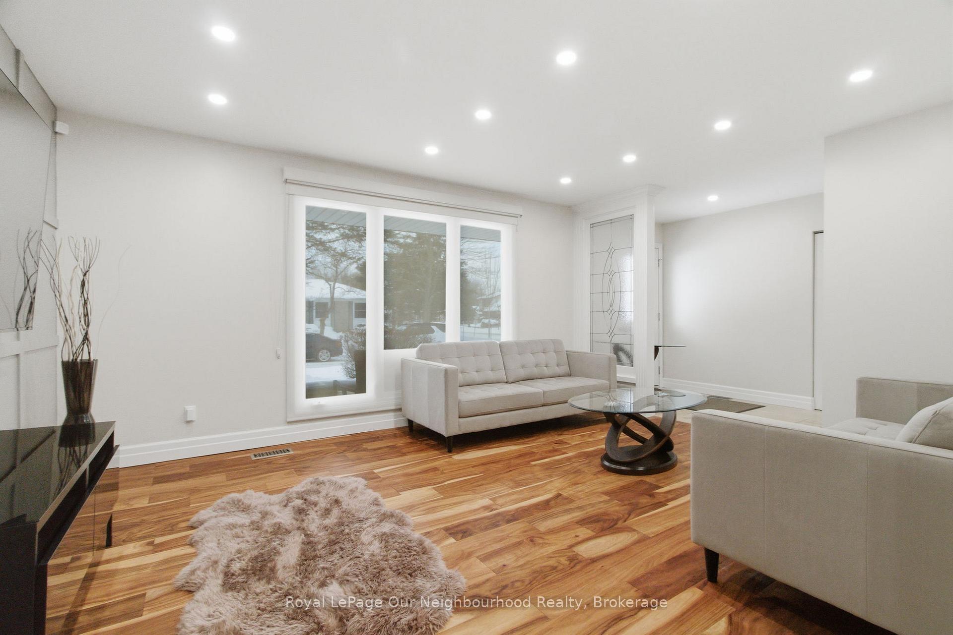 Photo 4 of 181 McMaster Drive, London, South M — HOMEH