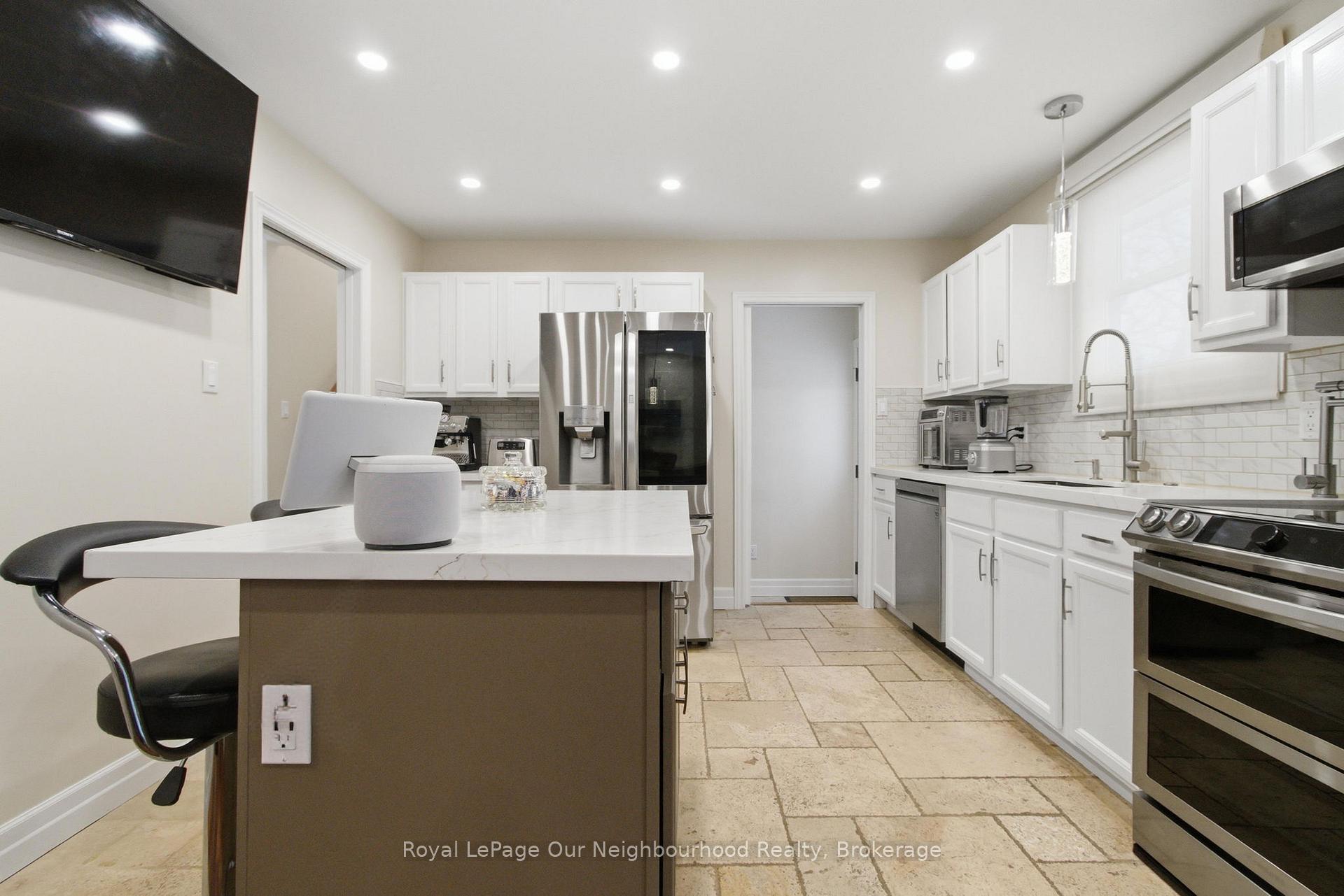 Photo 8 of 181 McMaster Drive, London, South M — HOMEH