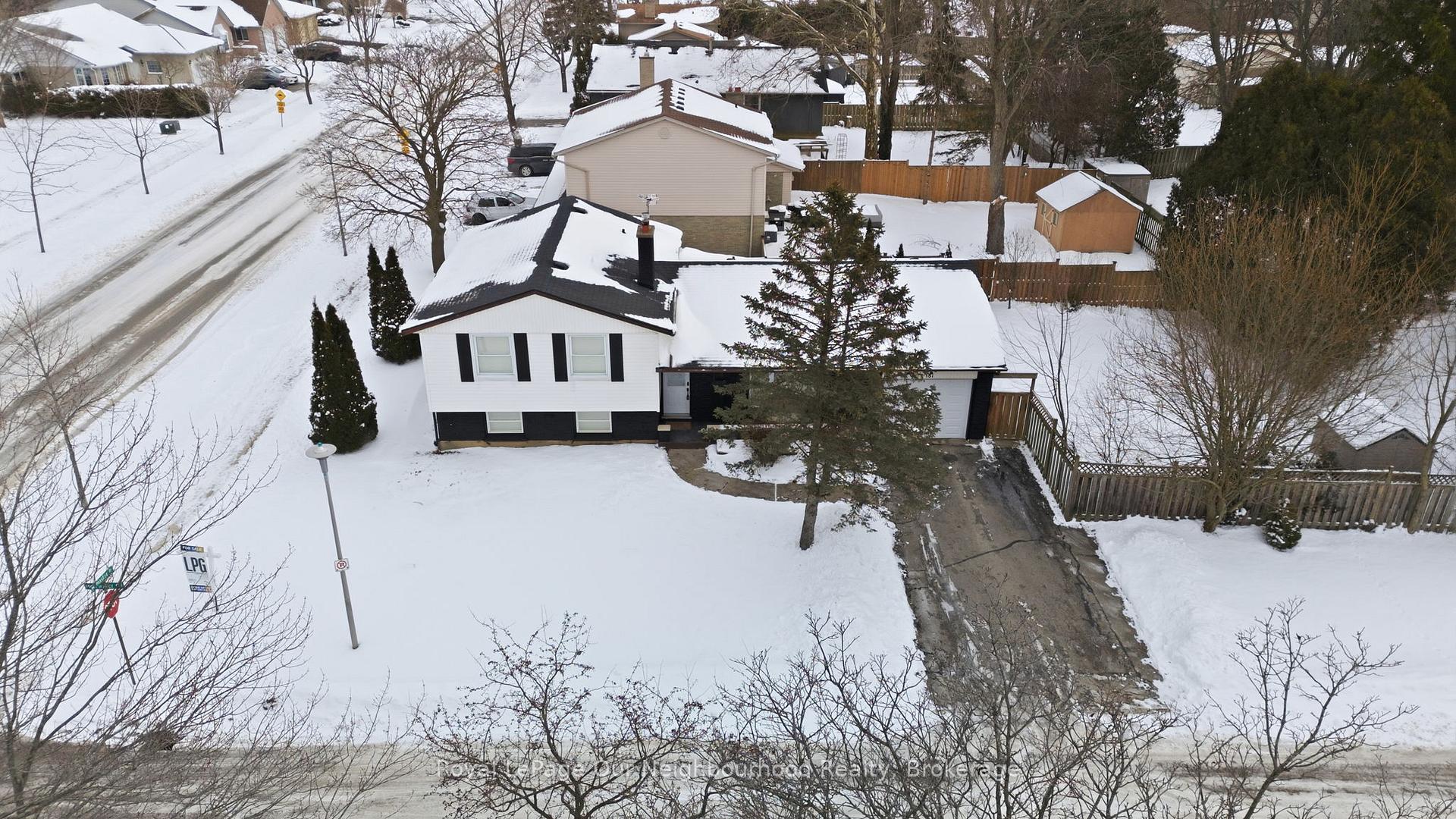 Photo 38 of 181 McMaster Drive, London, South M — HOMEH