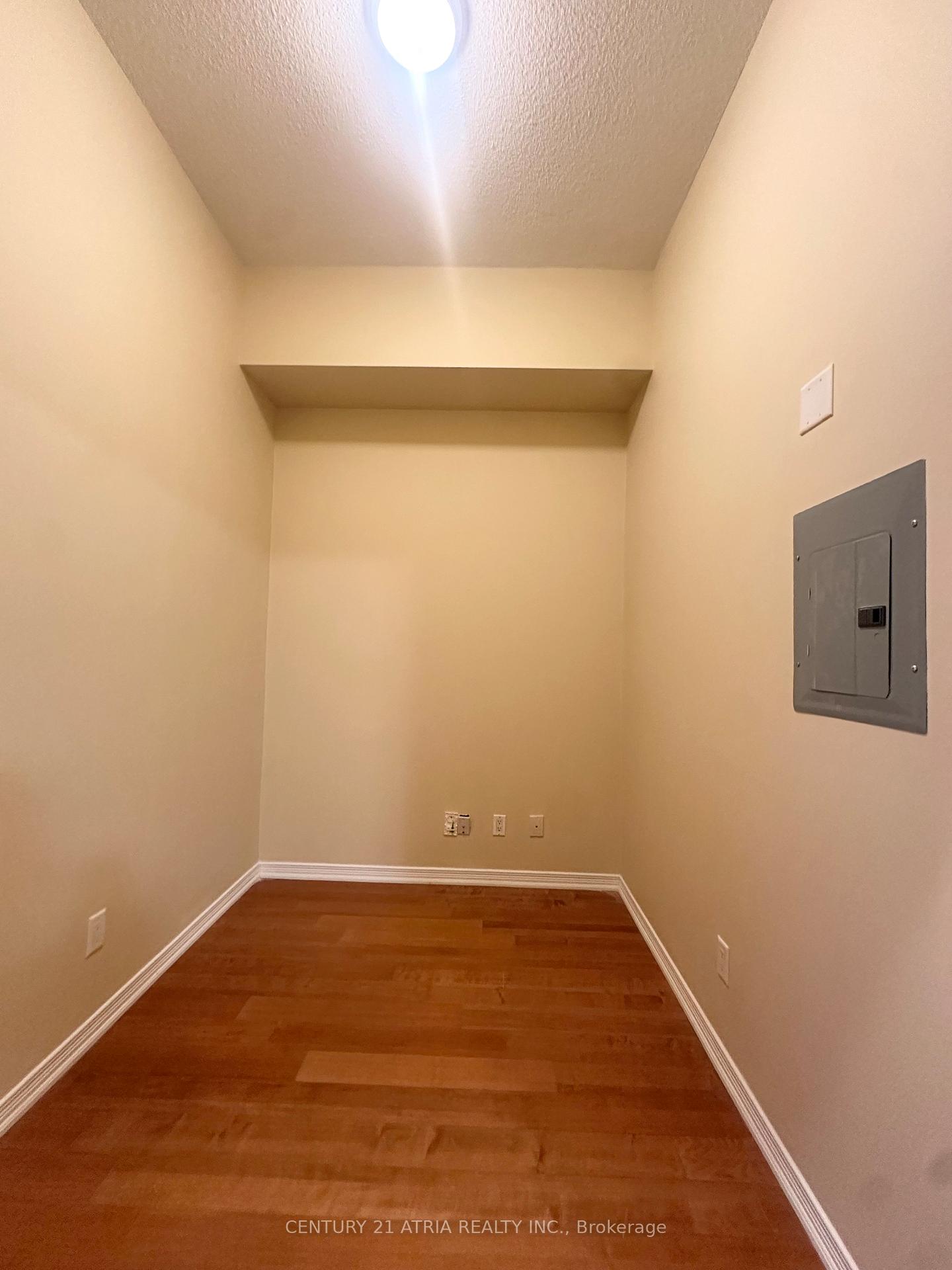 Front of Unit 118, 8 Maison Parc Court