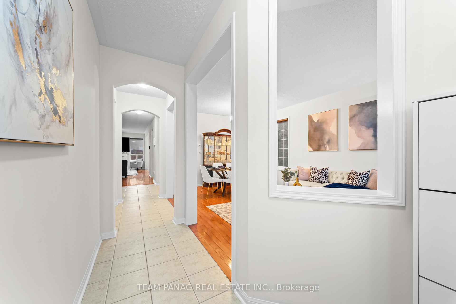 Photo 6 of 10 Crystalhill Drive, Brampton, Vales of Castlemore — HOMEH