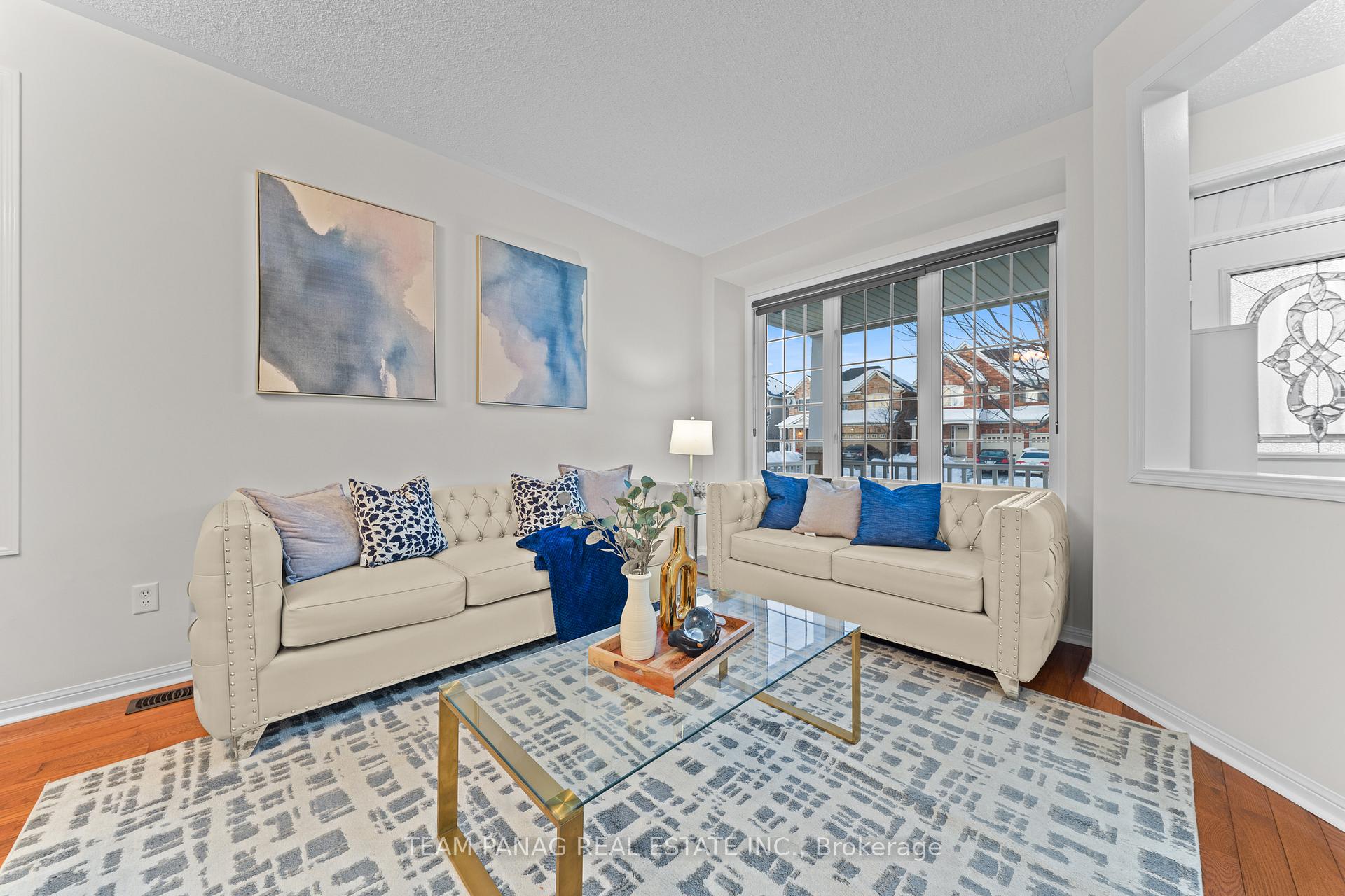 Photo 7 of 10 Crystalhill Drive, Brampton, Vales of Castlemore — HOMEH