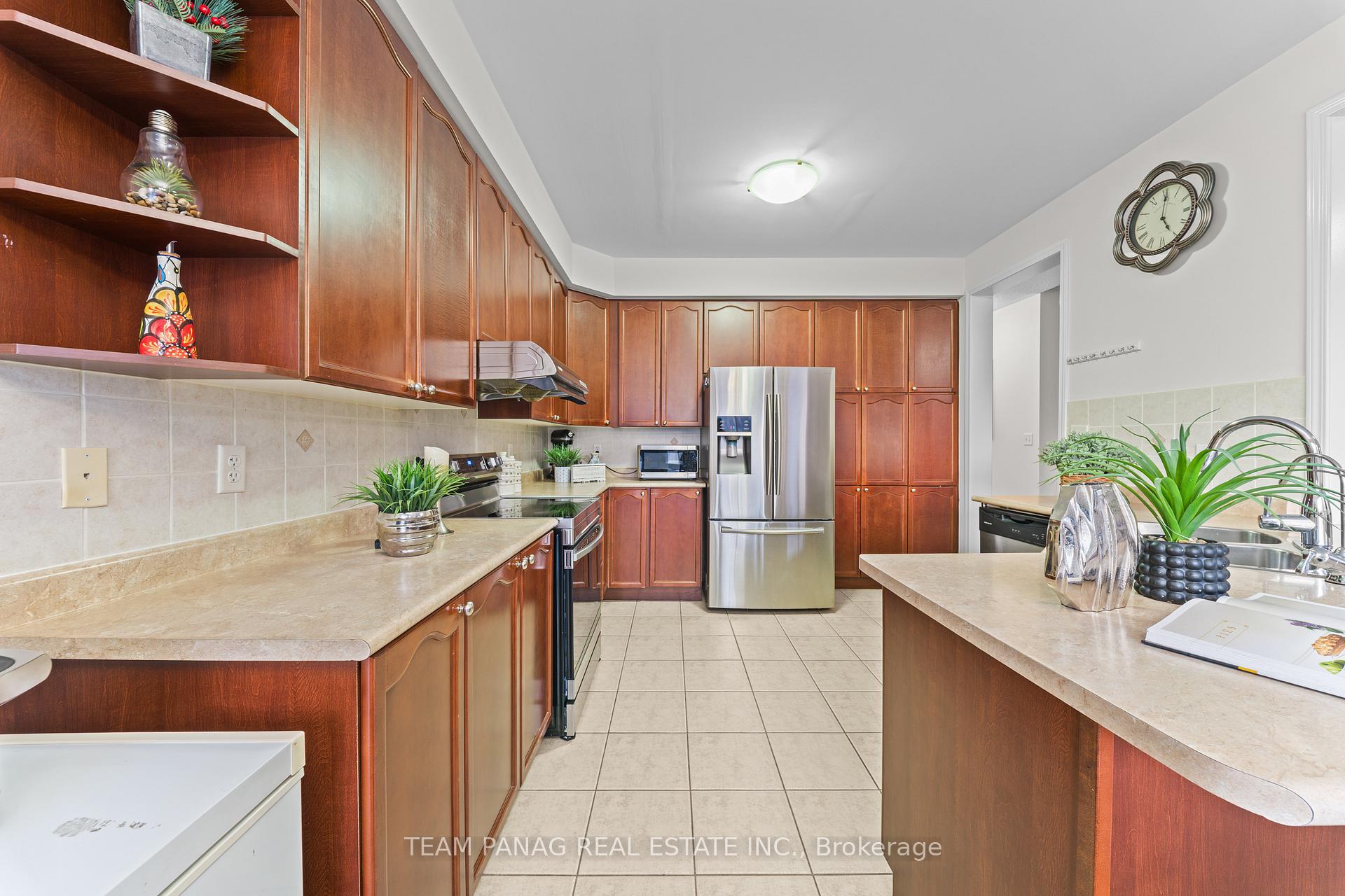 Photo 10 of 10 Crystalhill Drive, Brampton, Vales of Castlemore — HOMEH