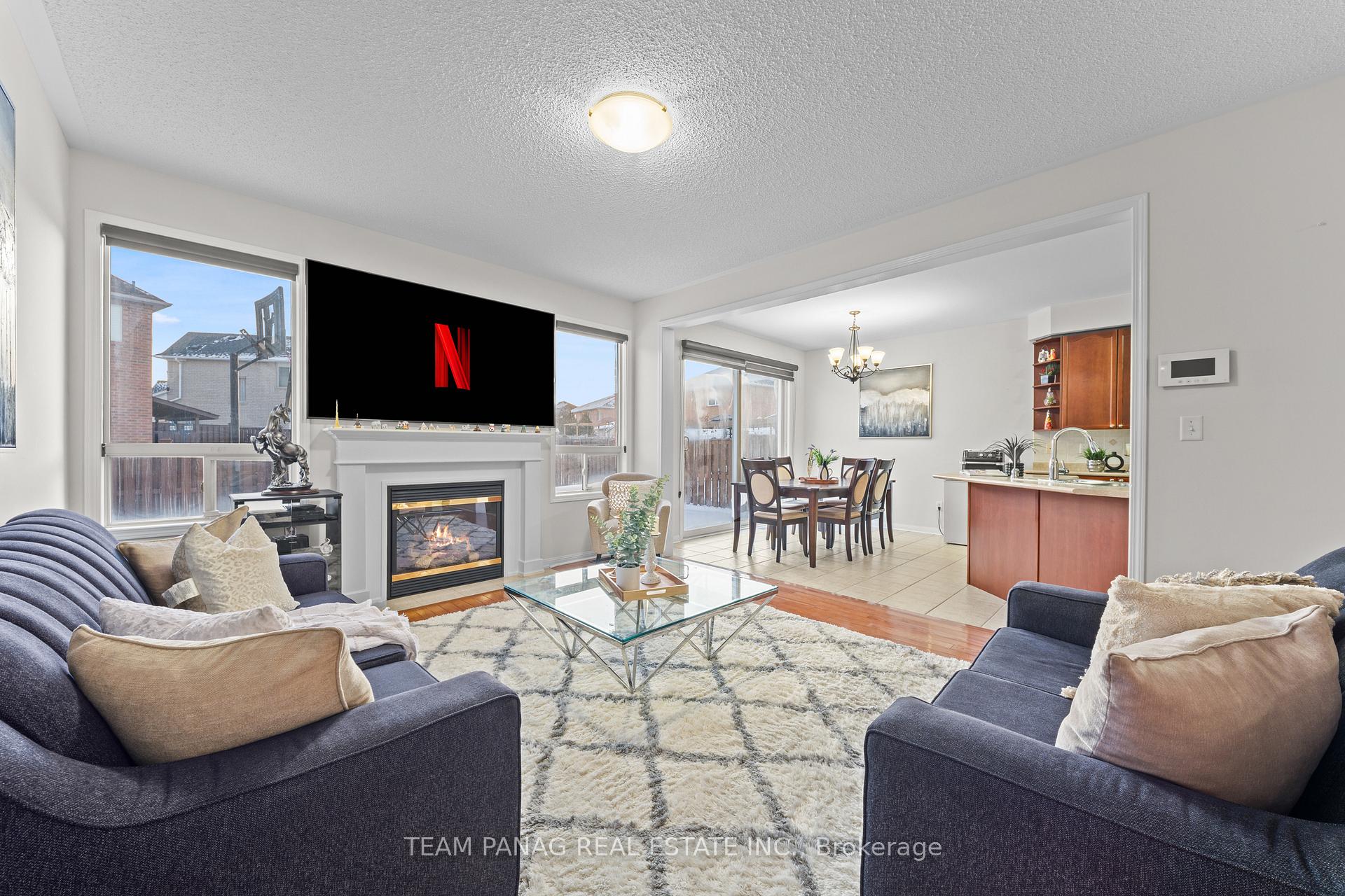 Photo 13 of 10 Crystalhill Drive, Brampton, Vales of Castlemore — HOMEH