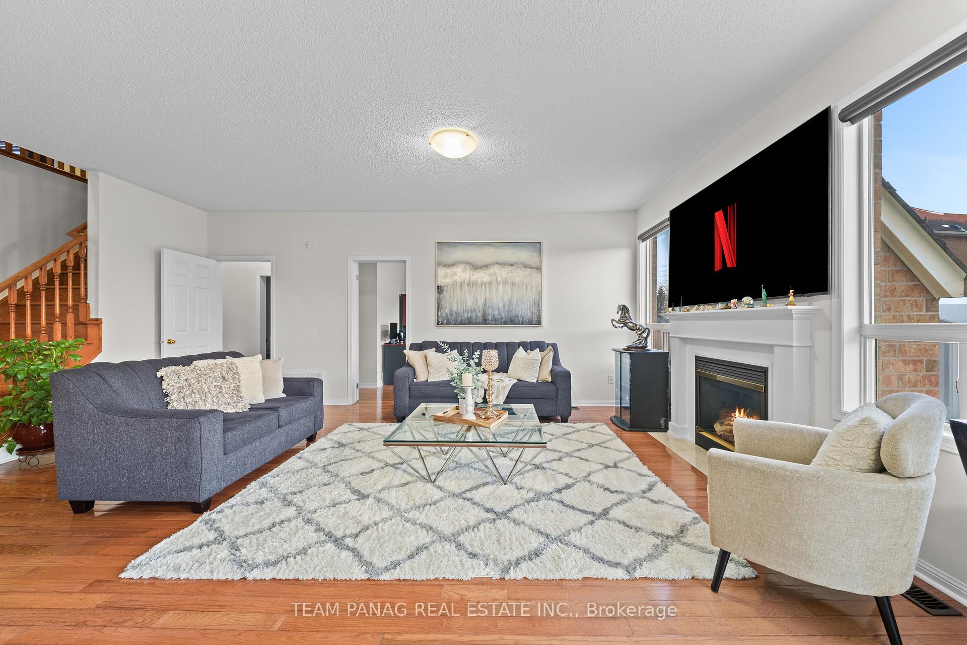 Photo 14 of 10 Crystalhill Drive, Brampton, Vales of Castlemore — HOMEH