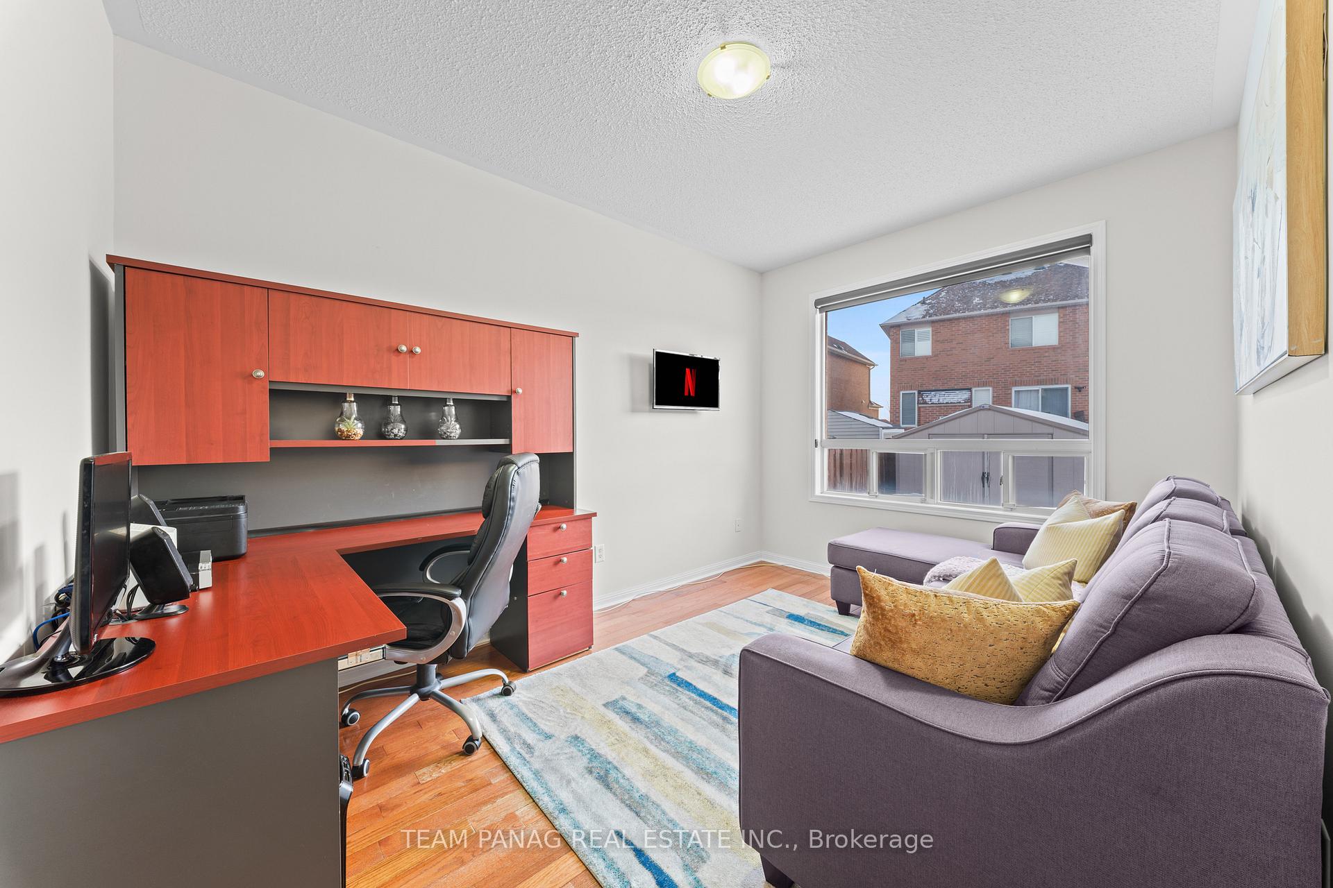 Photo 16 of 10 Crystalhill Drive, Brampton, Vales of Castlemore — HOMEH