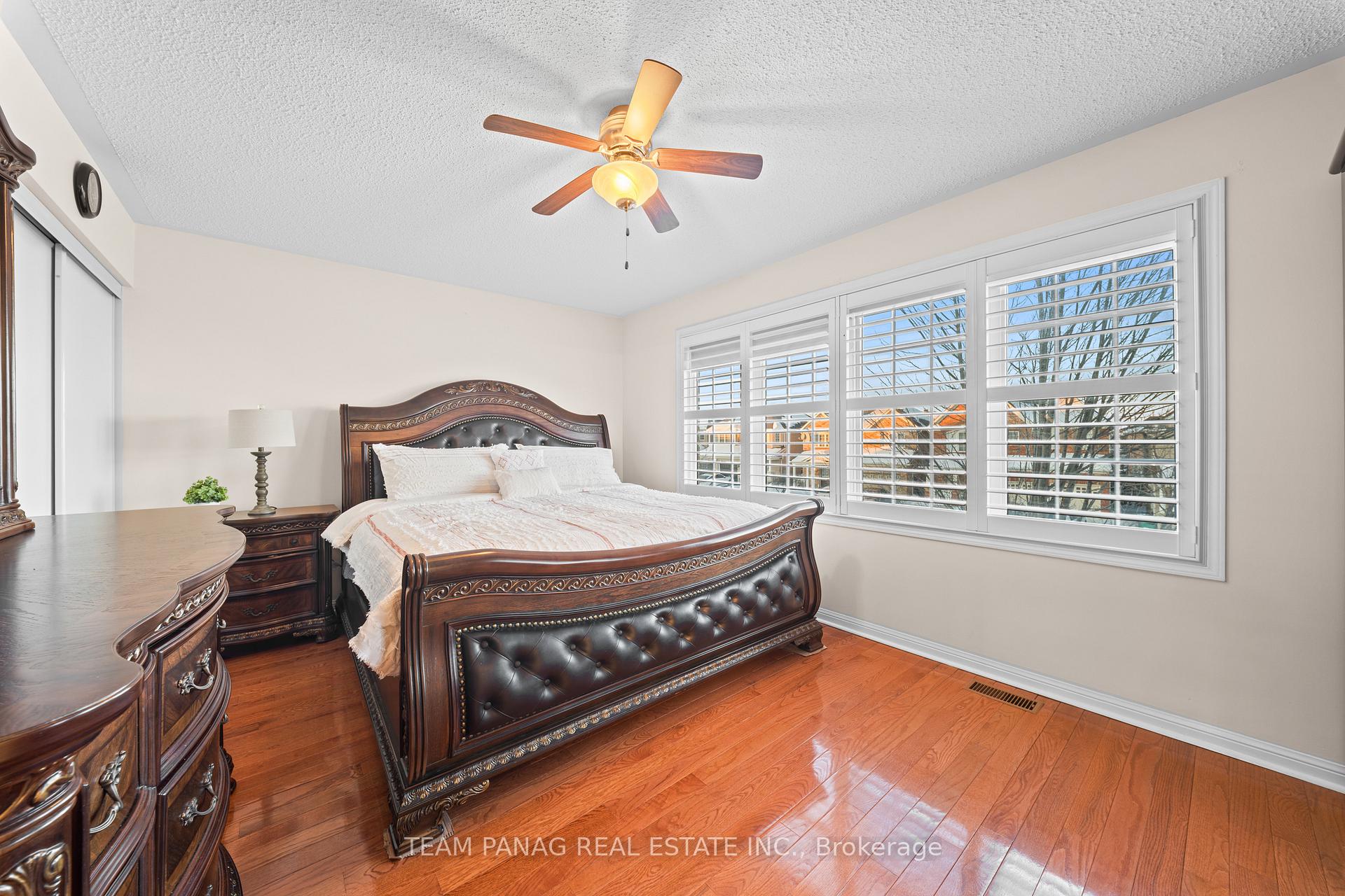 Photo 28 of 10 Crystalhill Drive, Brampton, Vales of Castlemore — HOMEH