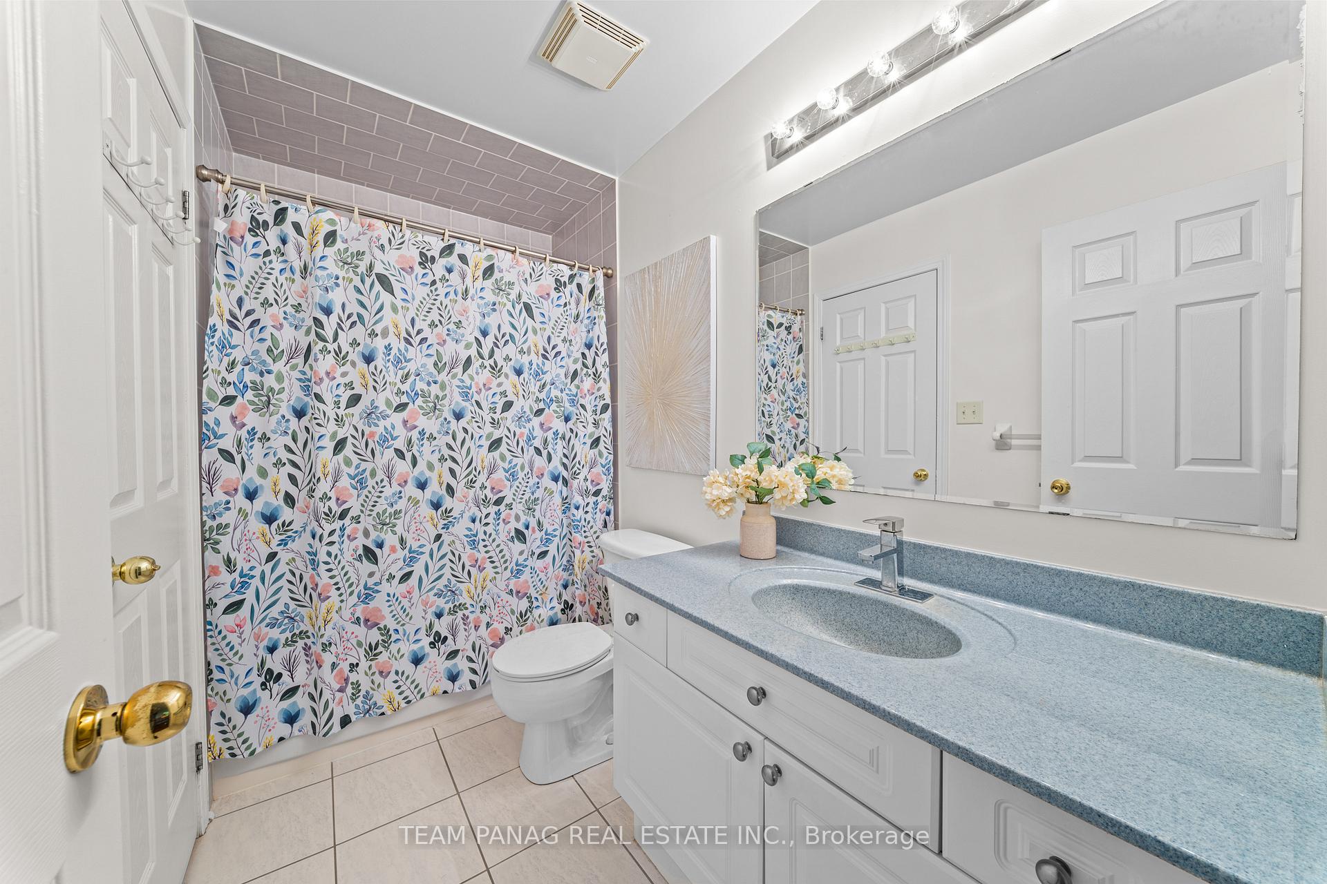 Photo 30 of 10 Crystalhill Drive, Brampton, Vales of Castlemore — HOMEH