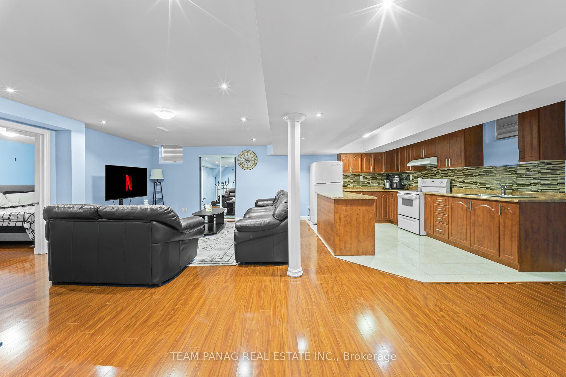 Photo 32 of 10 Crystalhill Drive, Brampton, Vales of Castlemore — HOMEH