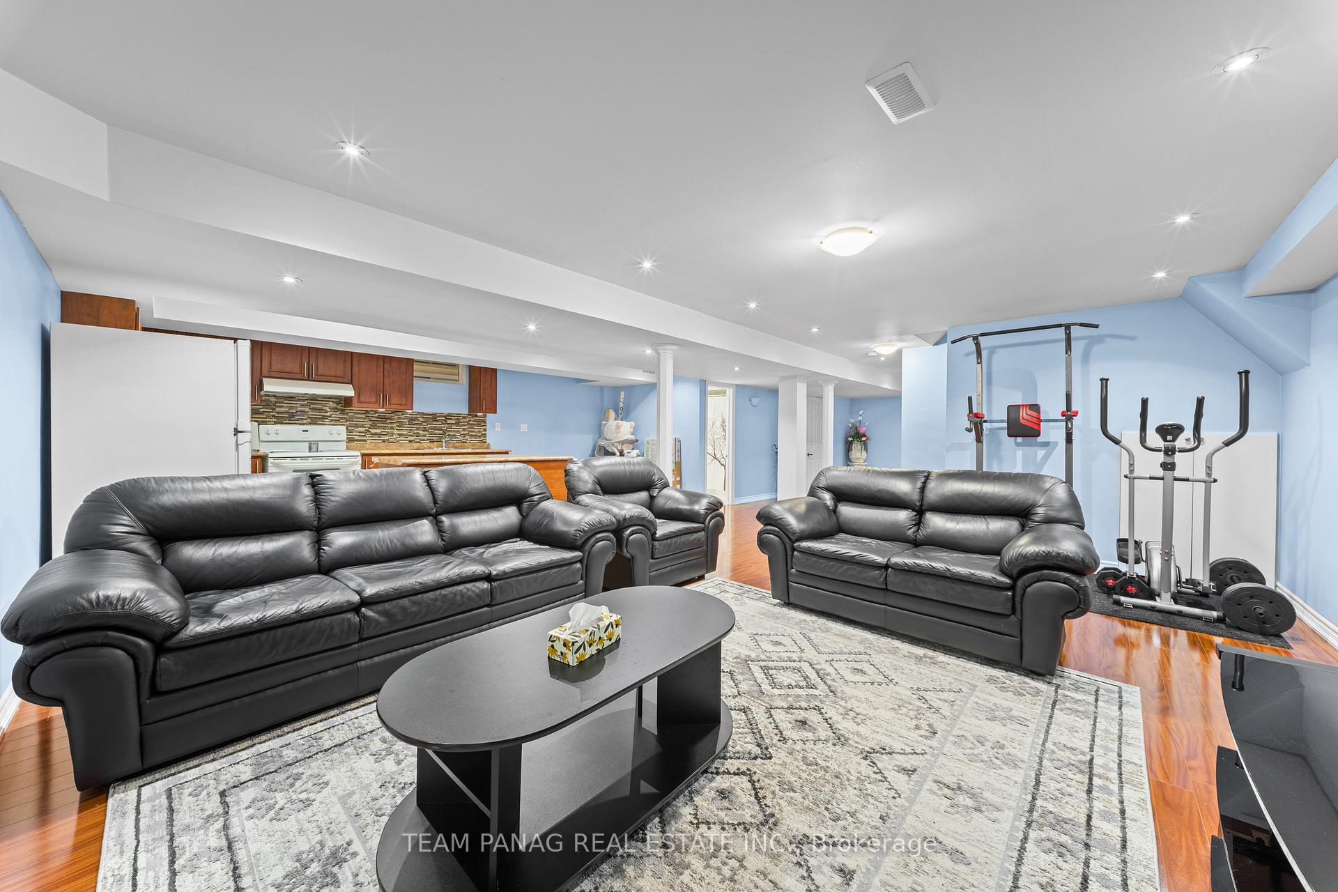 Photo 33 of 10 Crystalhill Drive, Brampton, Vales of Castlemore — HOMEH
