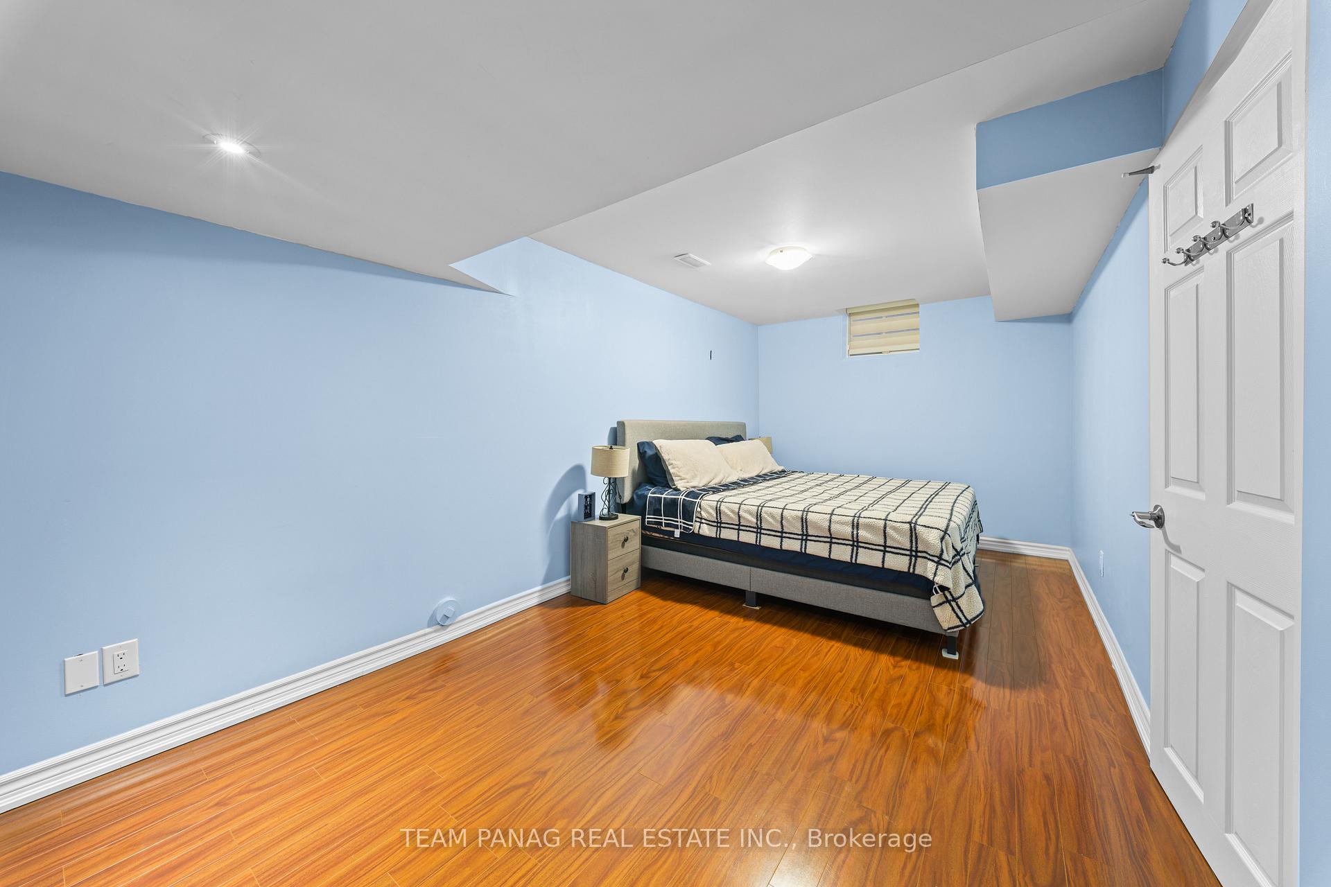 Photo 36 of 10 Crystalhill Drive, Brampton, Vales of Castlemore — HOMEH