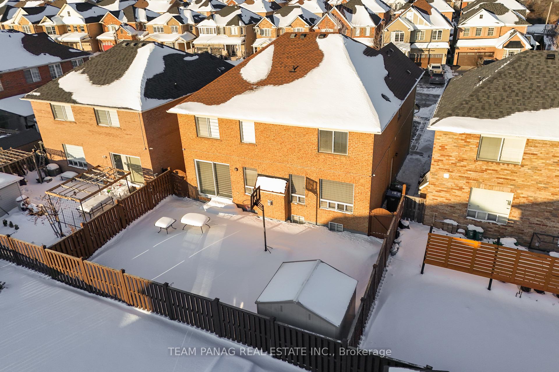 Photo 39 of 10 Crystalhill Drive, Brampton, Vales of Castlemore — HOMEH