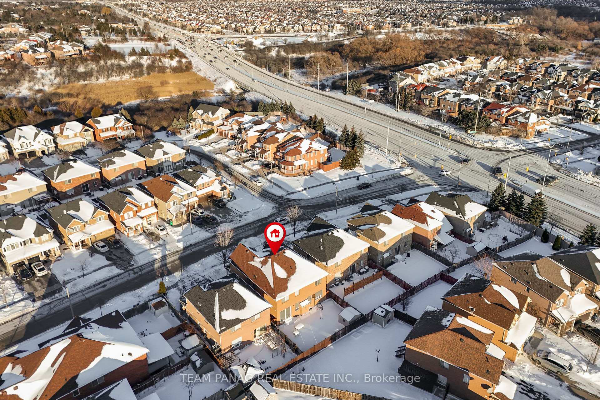 Photo 40 of 10 Crystalhill Drive, Brampton, Vales of Castlemore — HOMEH