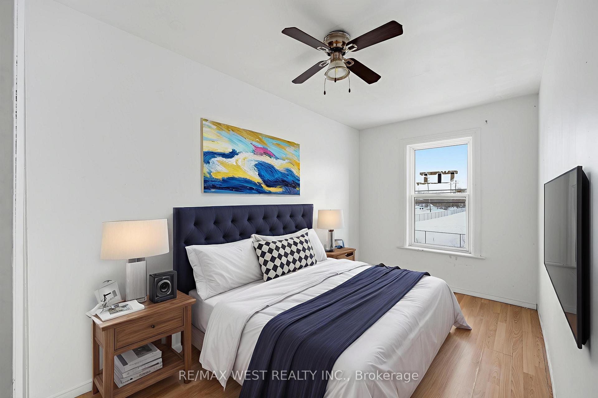 Photo 3 of 266 Wolfe Street, Peterborough, Town Ward 3 — HOMEH