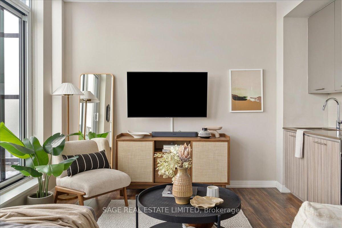 Photo 7 of Unit 810, 2301 Danforth Avenue, Toronto, East End-Danforth — HOMEH