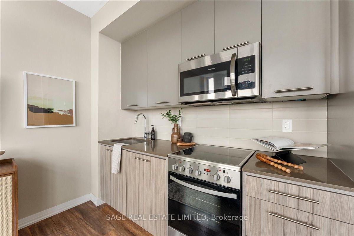 Photo 13 of Unit 810, 2301 Danforth Avenue, Toronto, East End-Danforth — HOMEH