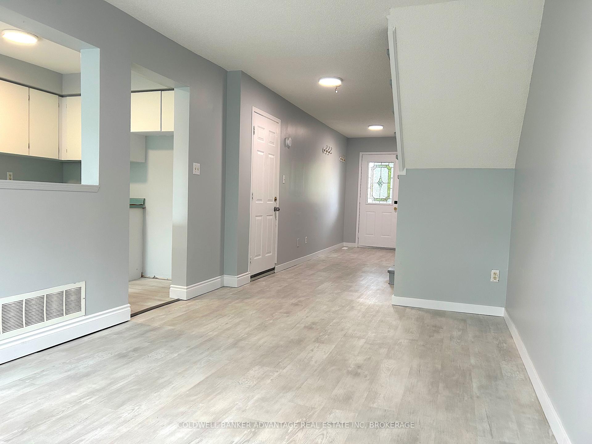 Photo 6 of 16 Cunningham Drive, Barrie, Ardagh — HOMEH