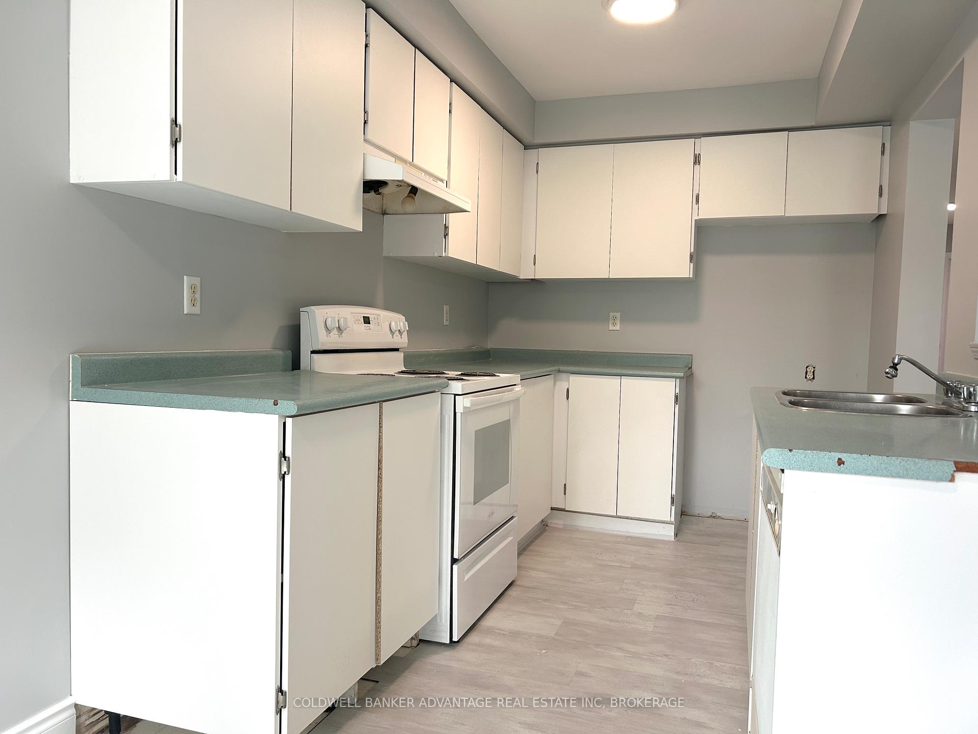 Photo 11 of 16 Cunningham Drive, Barrie, Ardagh — HOMEH