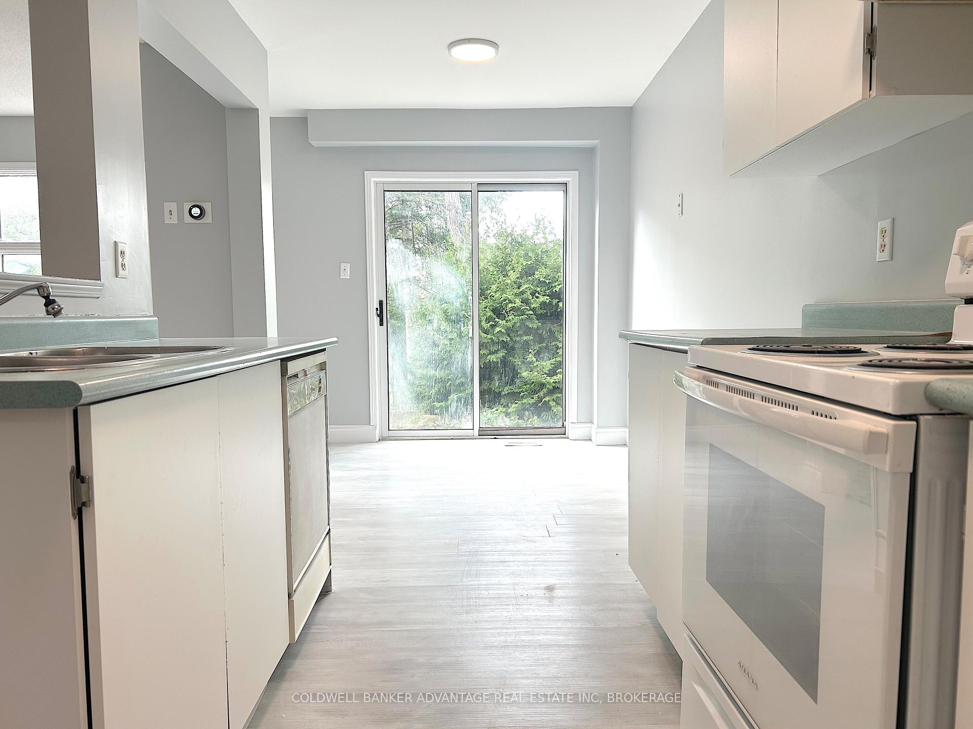 Photo 12 of 16 Cunningham Drive, Barrie, Ardagh — HOMEH