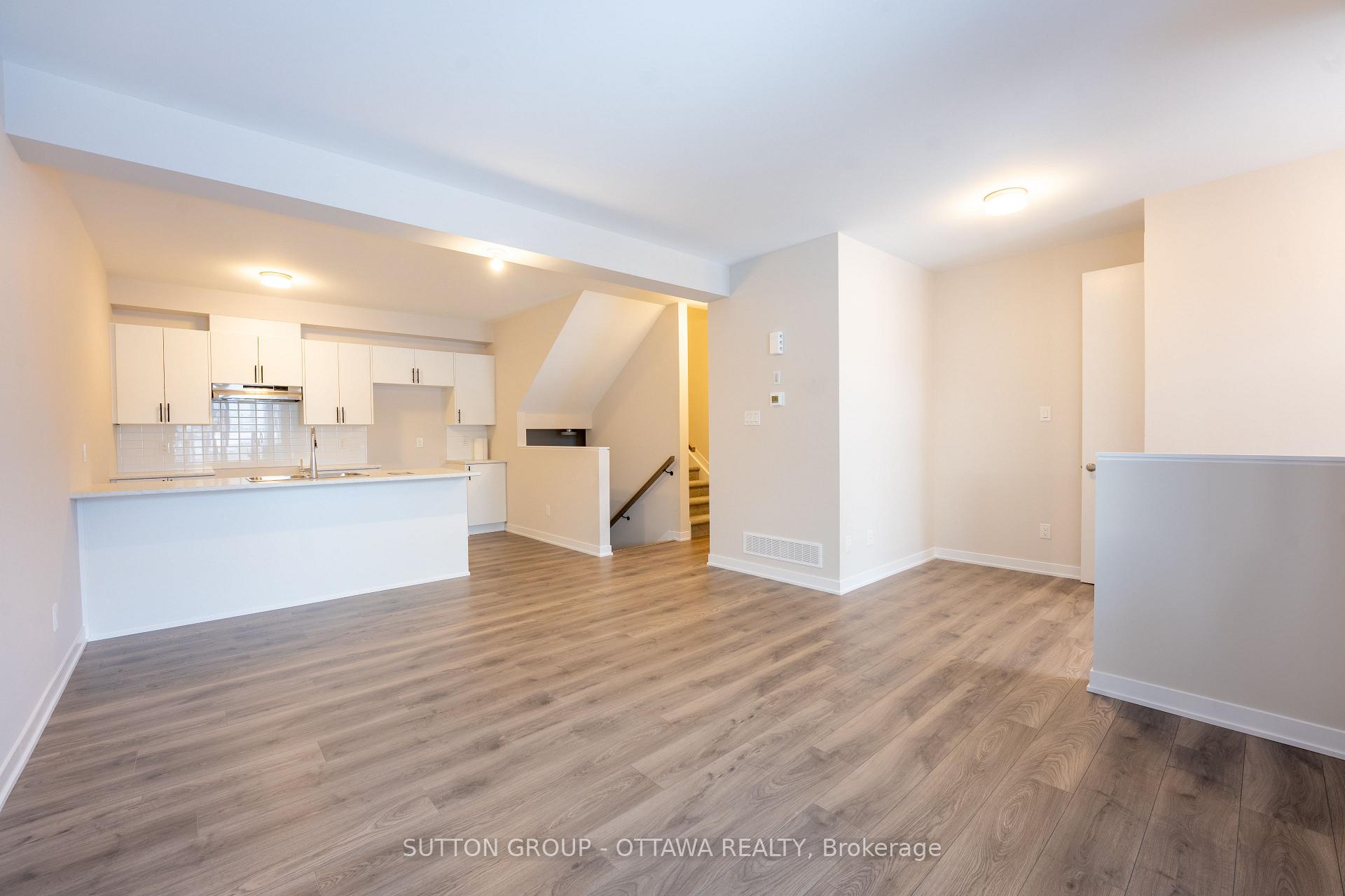 Photo 3 of 177 beebalm Crescent, Ottawa, Barrhaven - Half Moon Bay — HOMEH