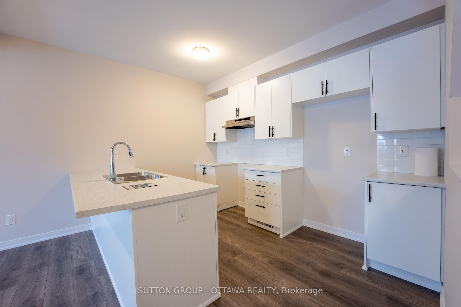 Photo 5 of 177 beebalm Crescent, Ottawa, Barrhaven - Half Moon Bay — HOMEH