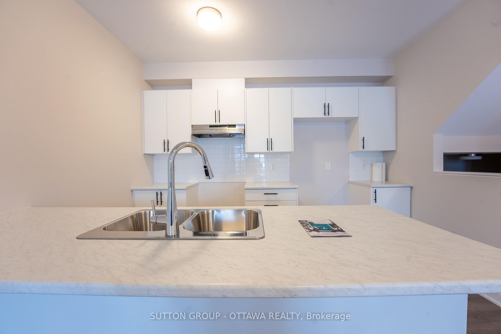 Photo 6 of 177 beebalm Crescent, Ottawa, Barrhaven - Half Moon Bay — HOMEH