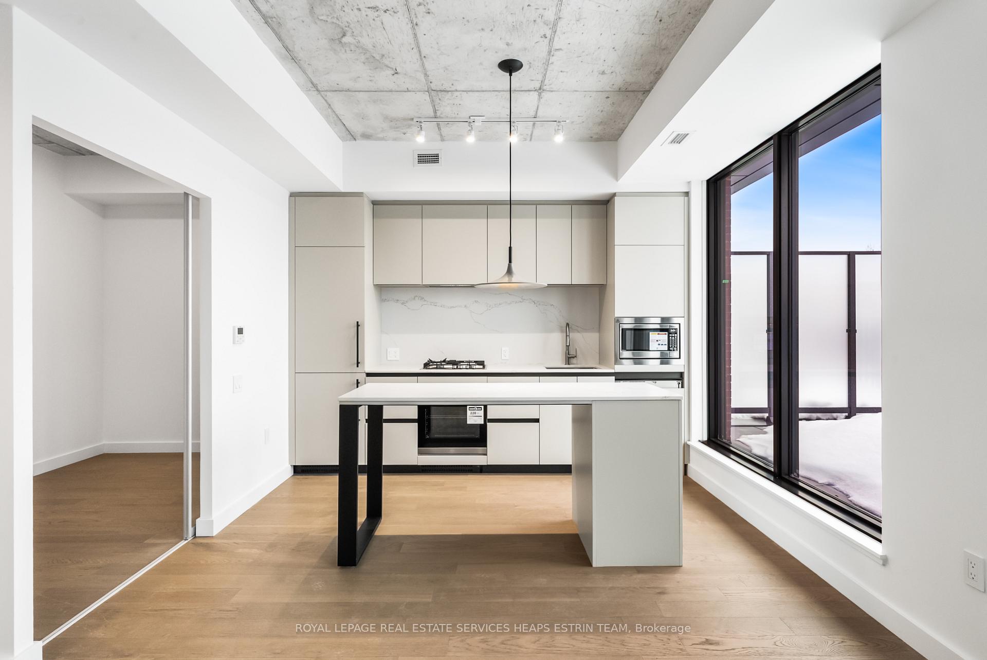 Photo 3 of Unit 701, 1720 Bayview Avenue, Toronto, Mount Pleasant East — HOMEH