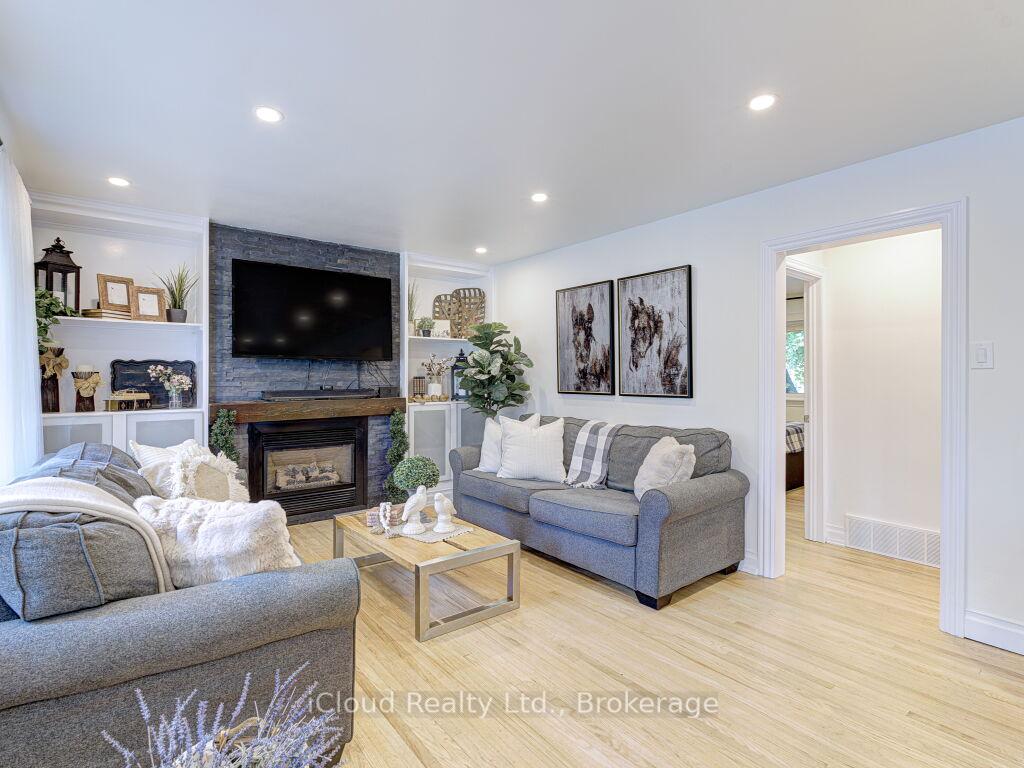 Photo 7 of 50 Mcgilvray Crescent, Halton Hills, Georgetown — HOMEH