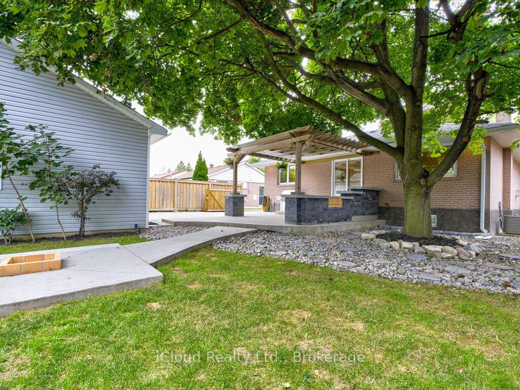Photo 47 of 50 Mcgilvray Crescent, Halton Hills, Georgetown — HOMEH