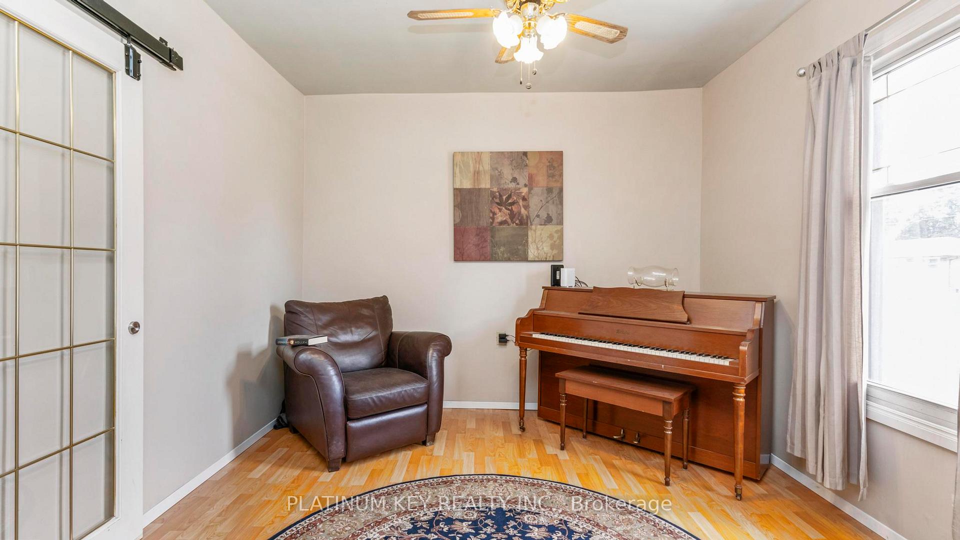 Photo 4 of 41 Queen Street, Strathroy-Caradoc, SE — HOMEH