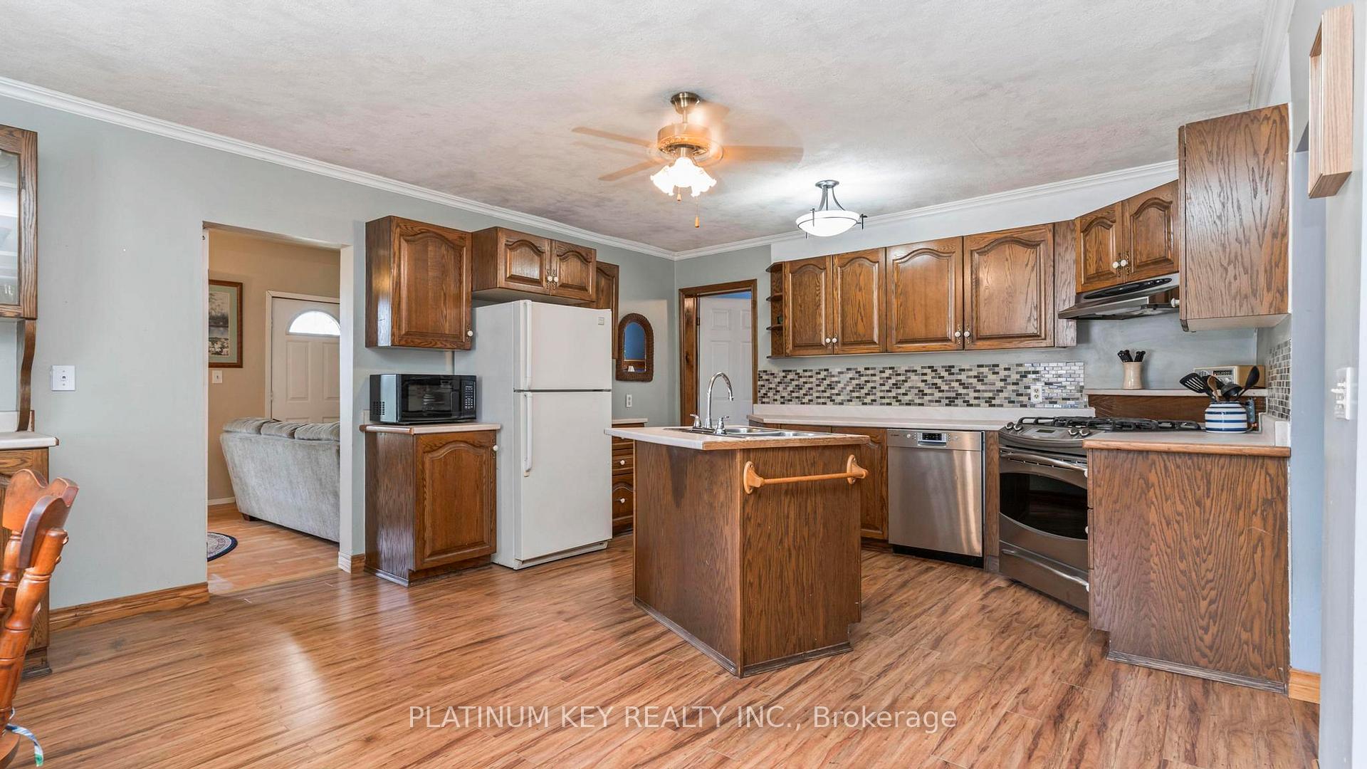 Photo 5 of 41 Queen Street, Strathroy-Caradoc, SE — HOMEH